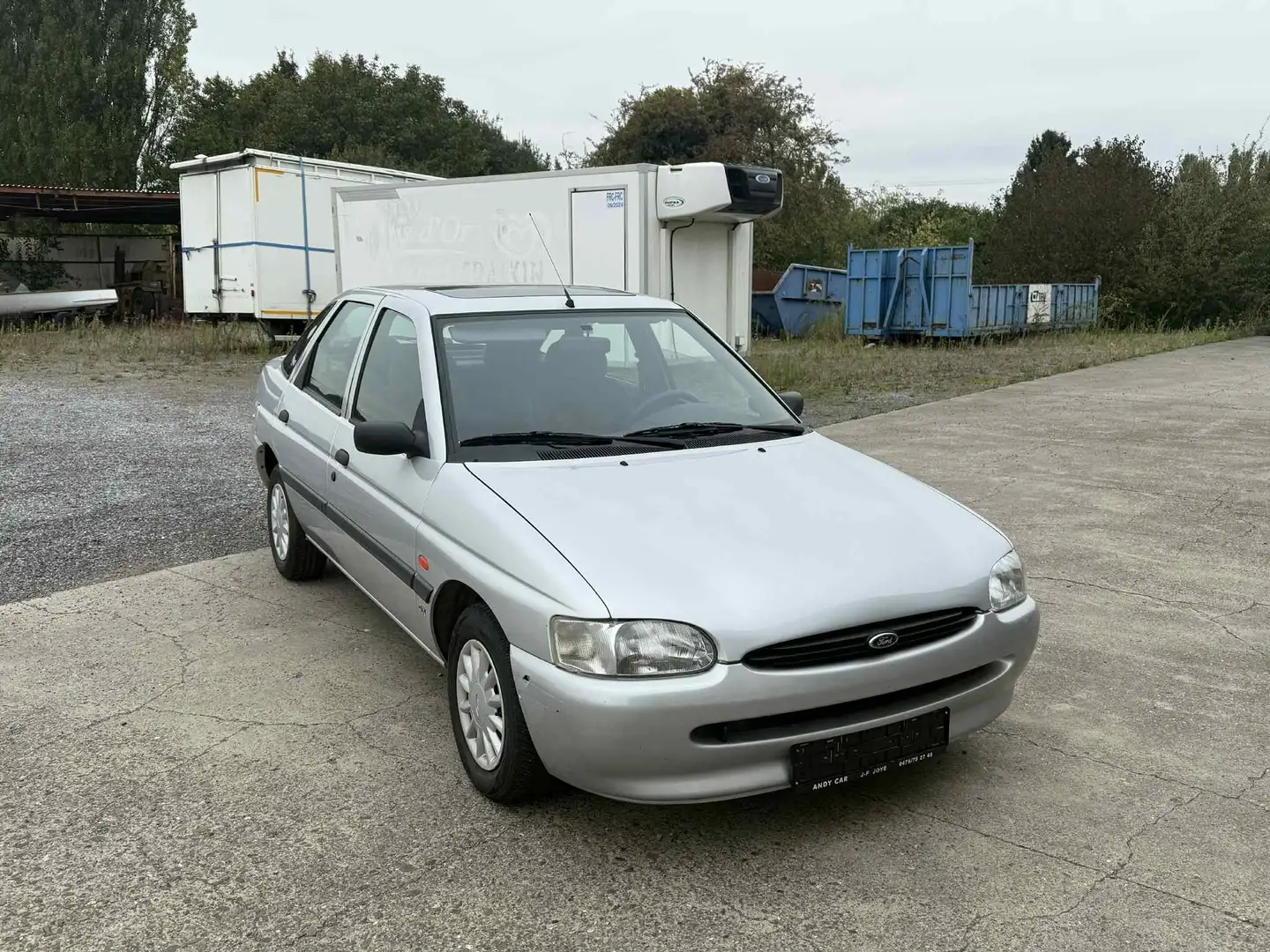 Ford Escort 1.4i CLX ** TRES BON ETAT ** A VOIR ** Argent - 1