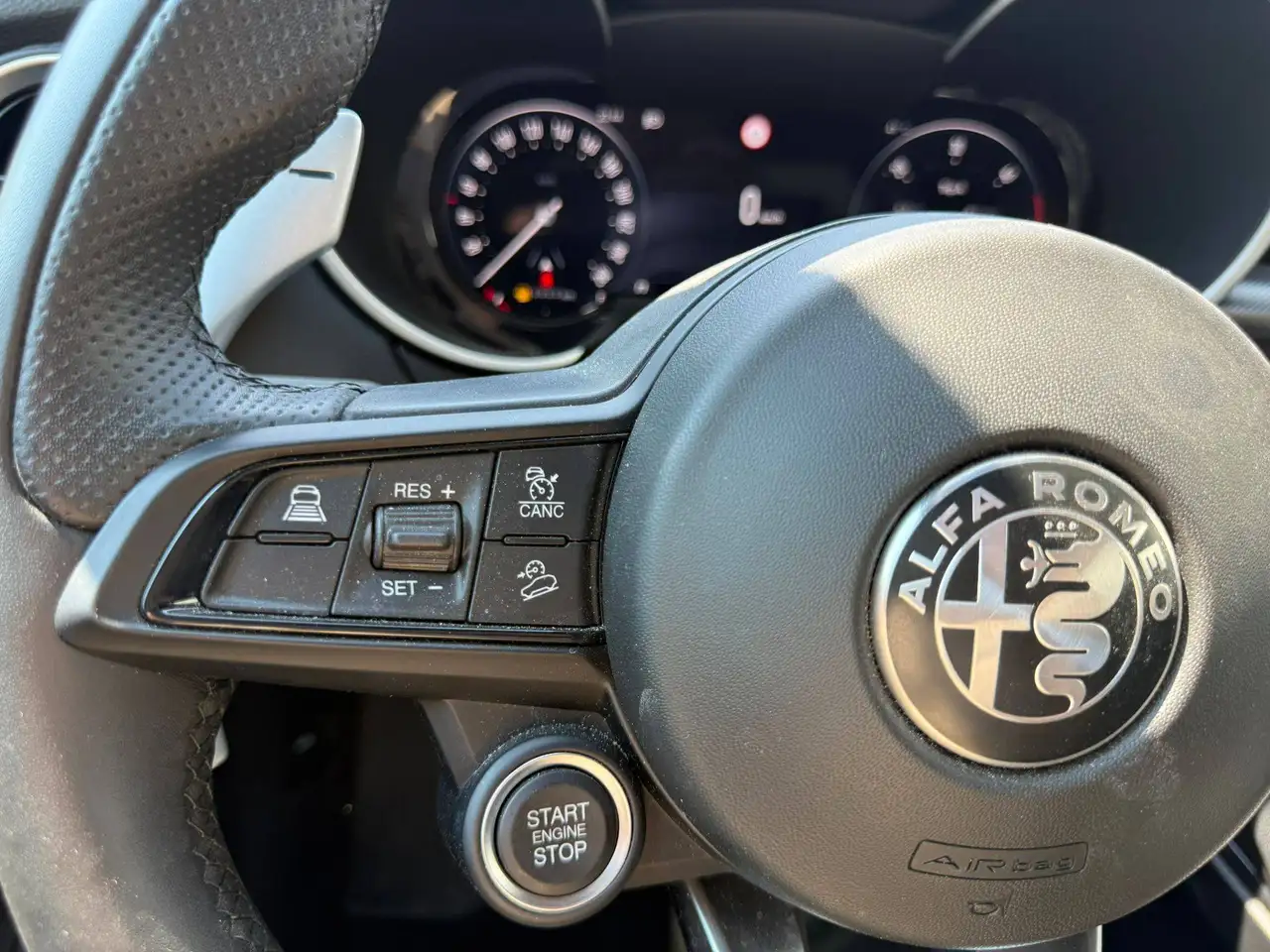 Alfa Romeo Stelvio 2025 — фото 14