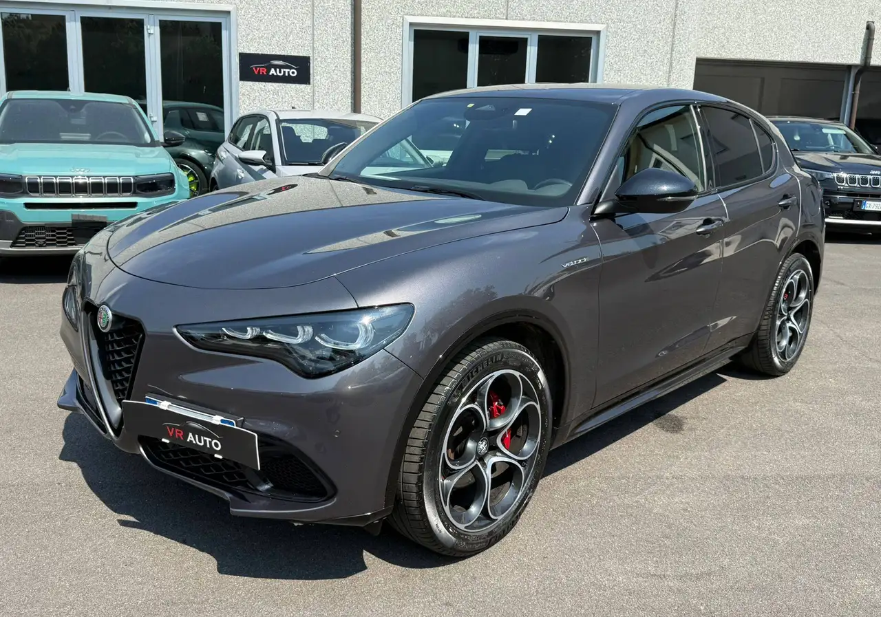Alfa Romeo Stelvio 2025