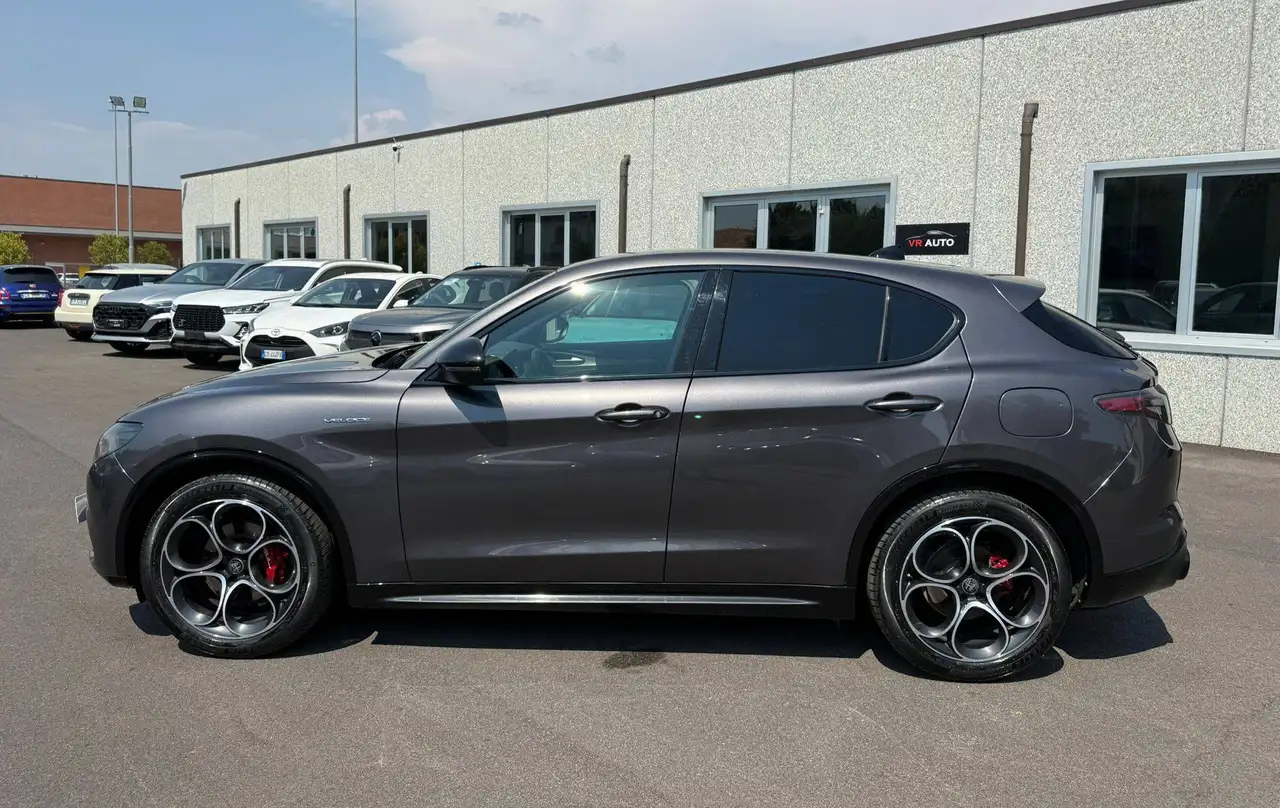Alfa Romeo Stelvio 2025