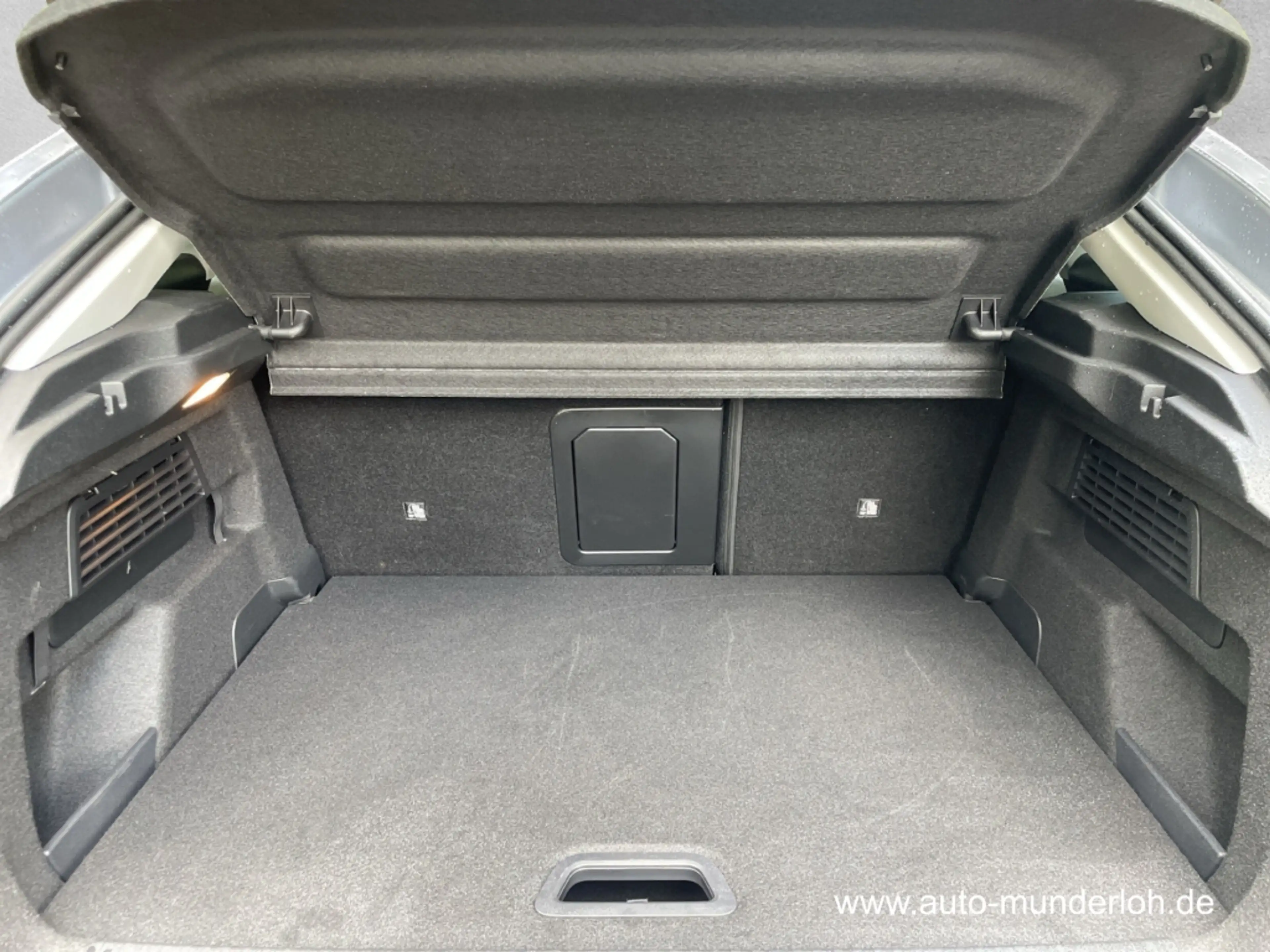 Citroen C4 PureTech 130 S&S EAT8 Max KLIMAAUTOM. NAVI KÄLTEPA — photo 6