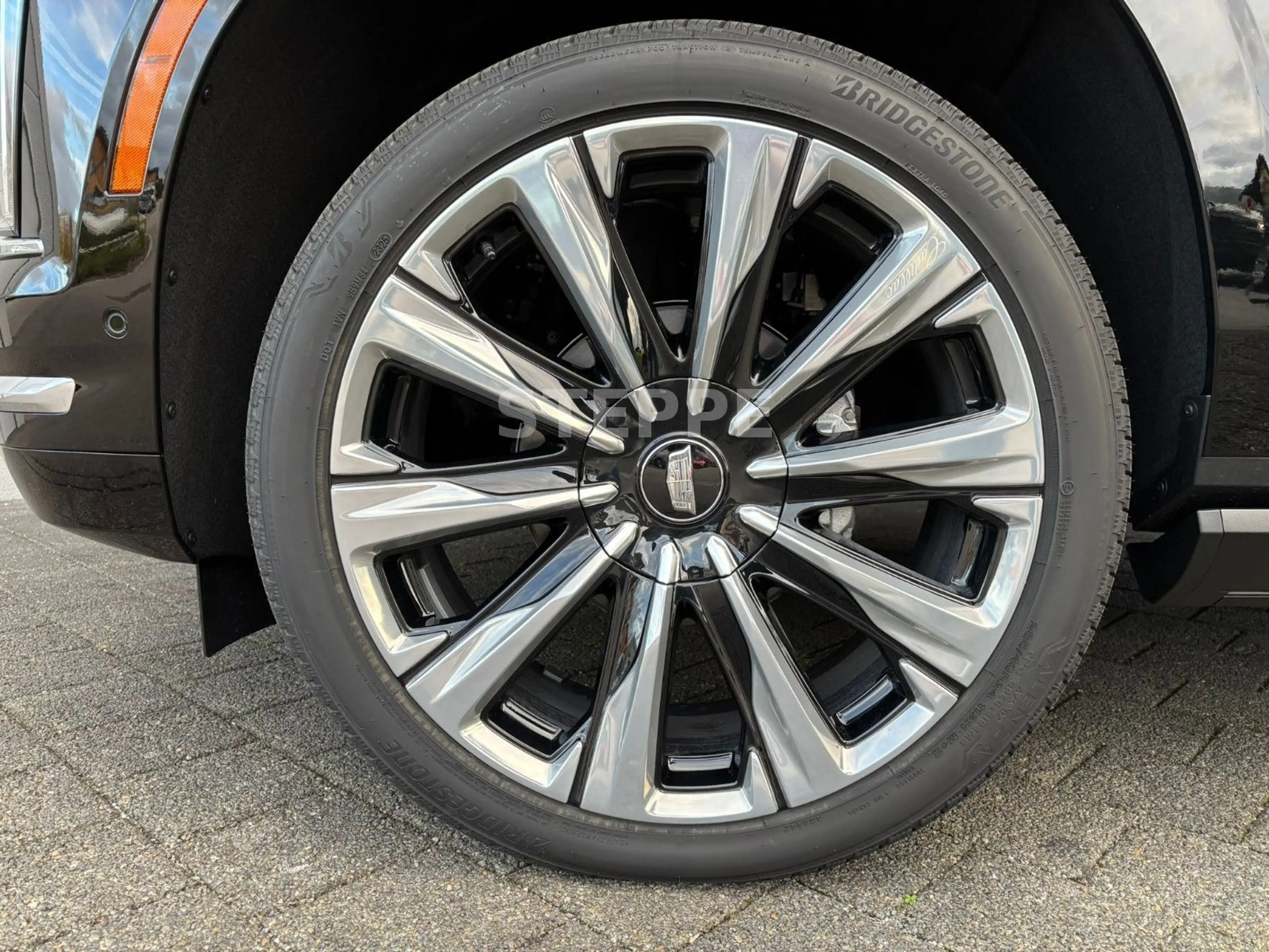 Cadillac Escalade MY26 6.2 V8 ESV  Platinum Luxury 24" — photo 6