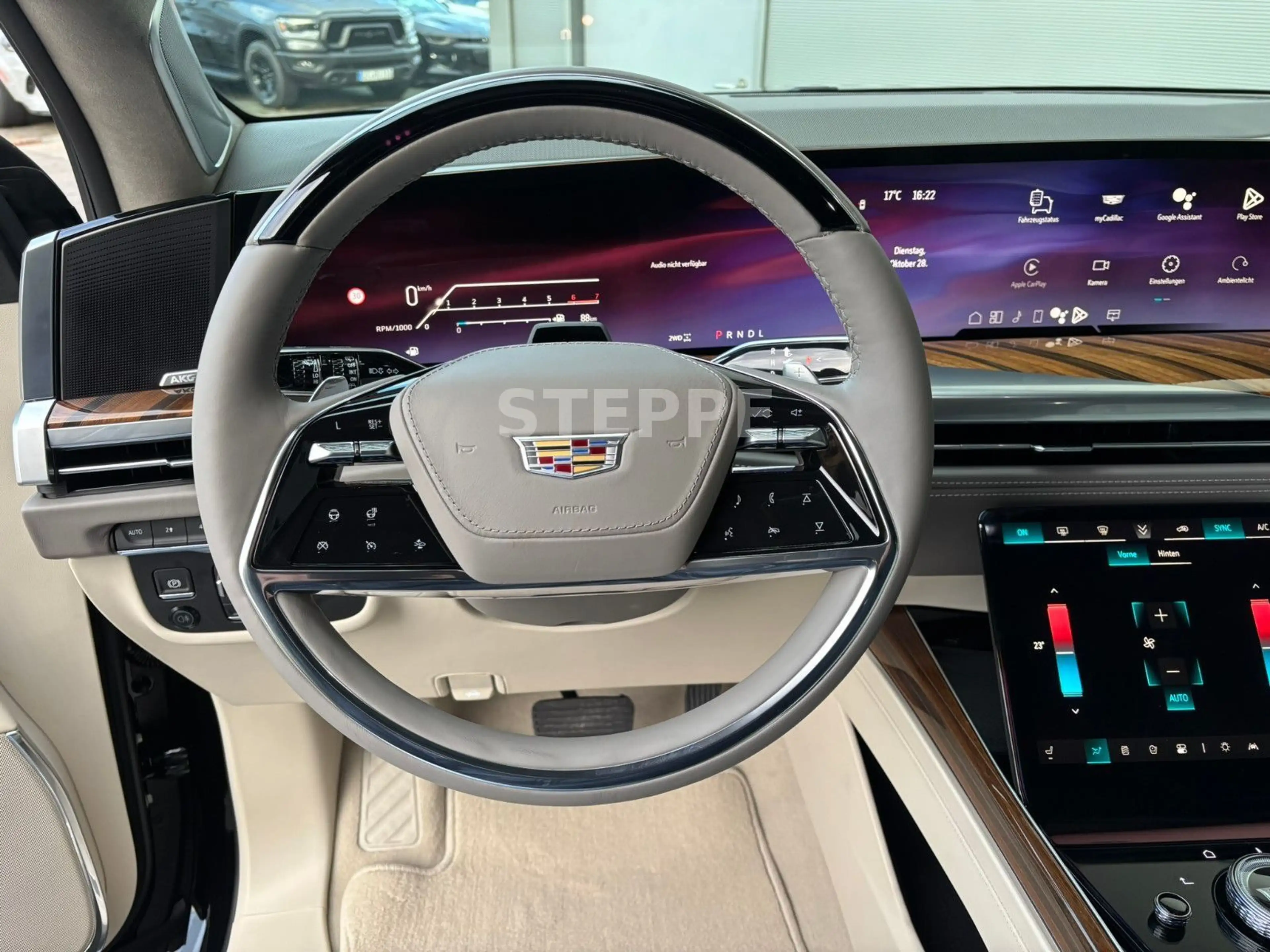 Cadillac Escalade MY26 6.2 V8 ESV  Platinum Luxury 24" — photo 14