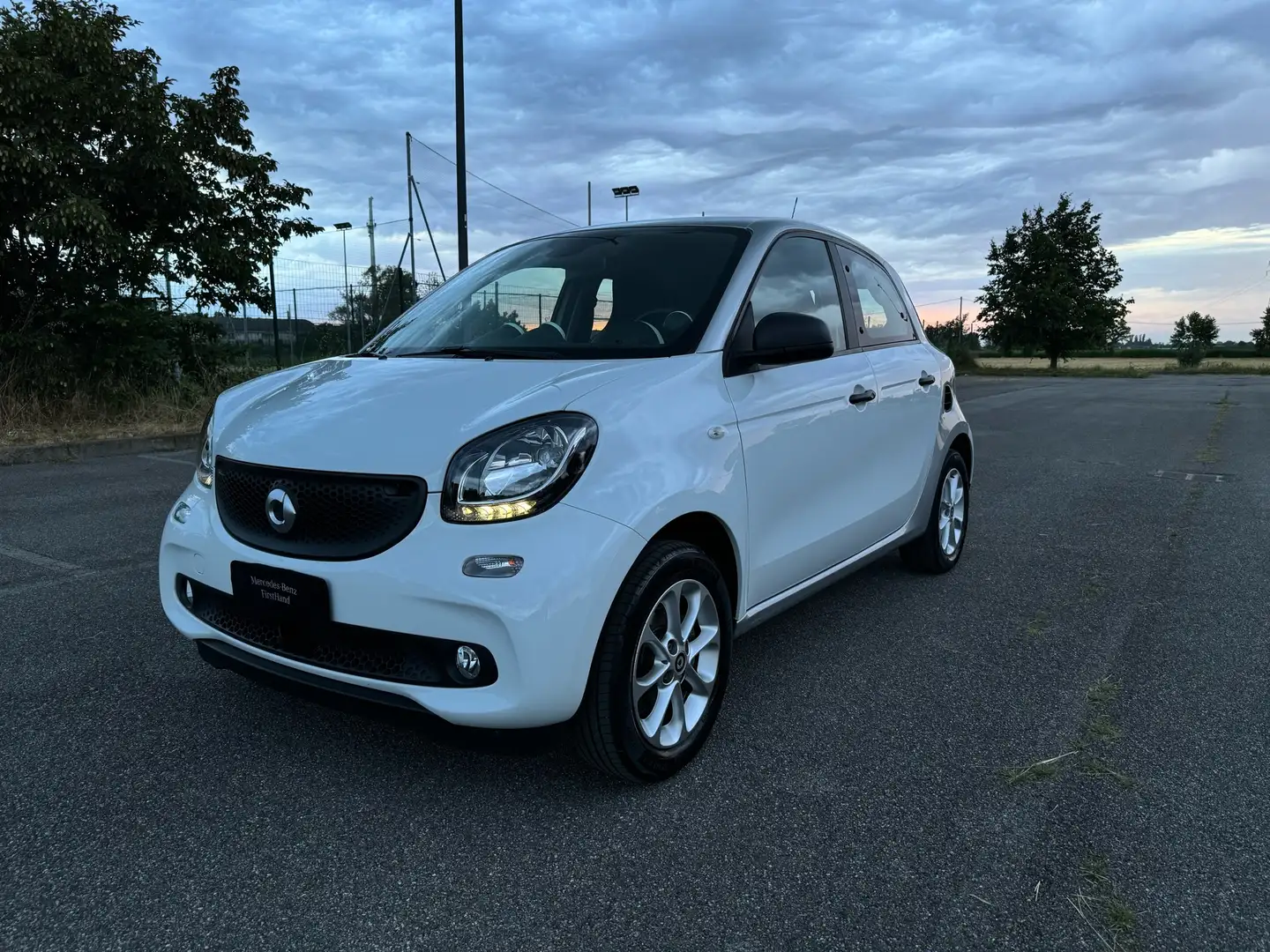 smart forFour 1.0 Youngster 71cv NEOPATENTATI Bianco - 1