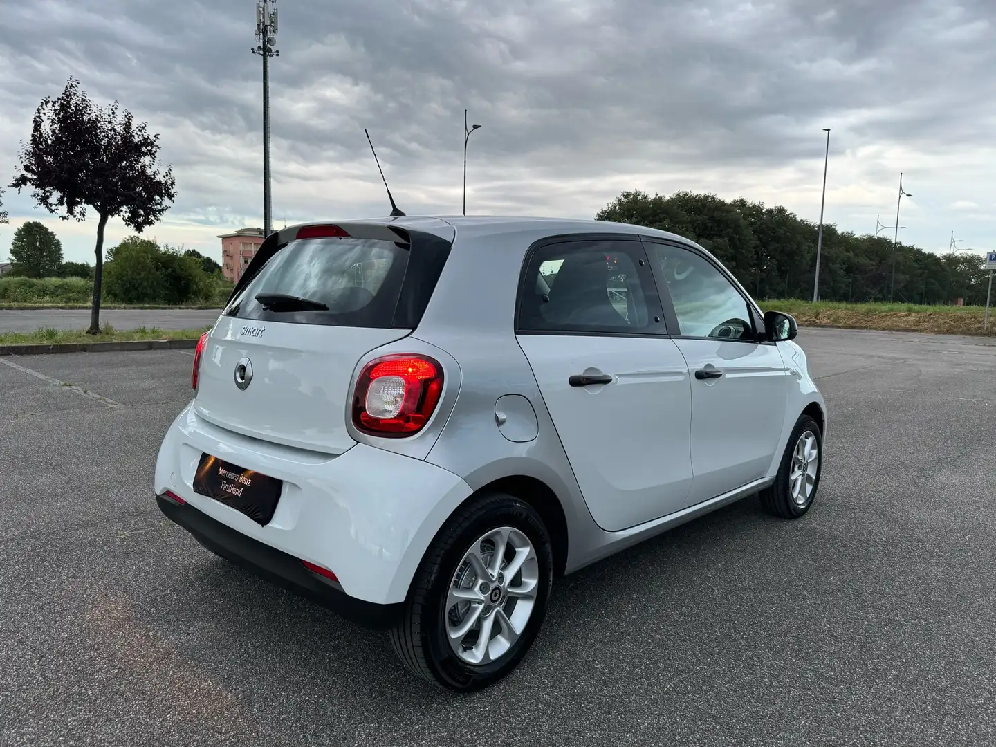 smart forFour 1.0 Youngster 71cv NEOPATENTATI Bianco - 2