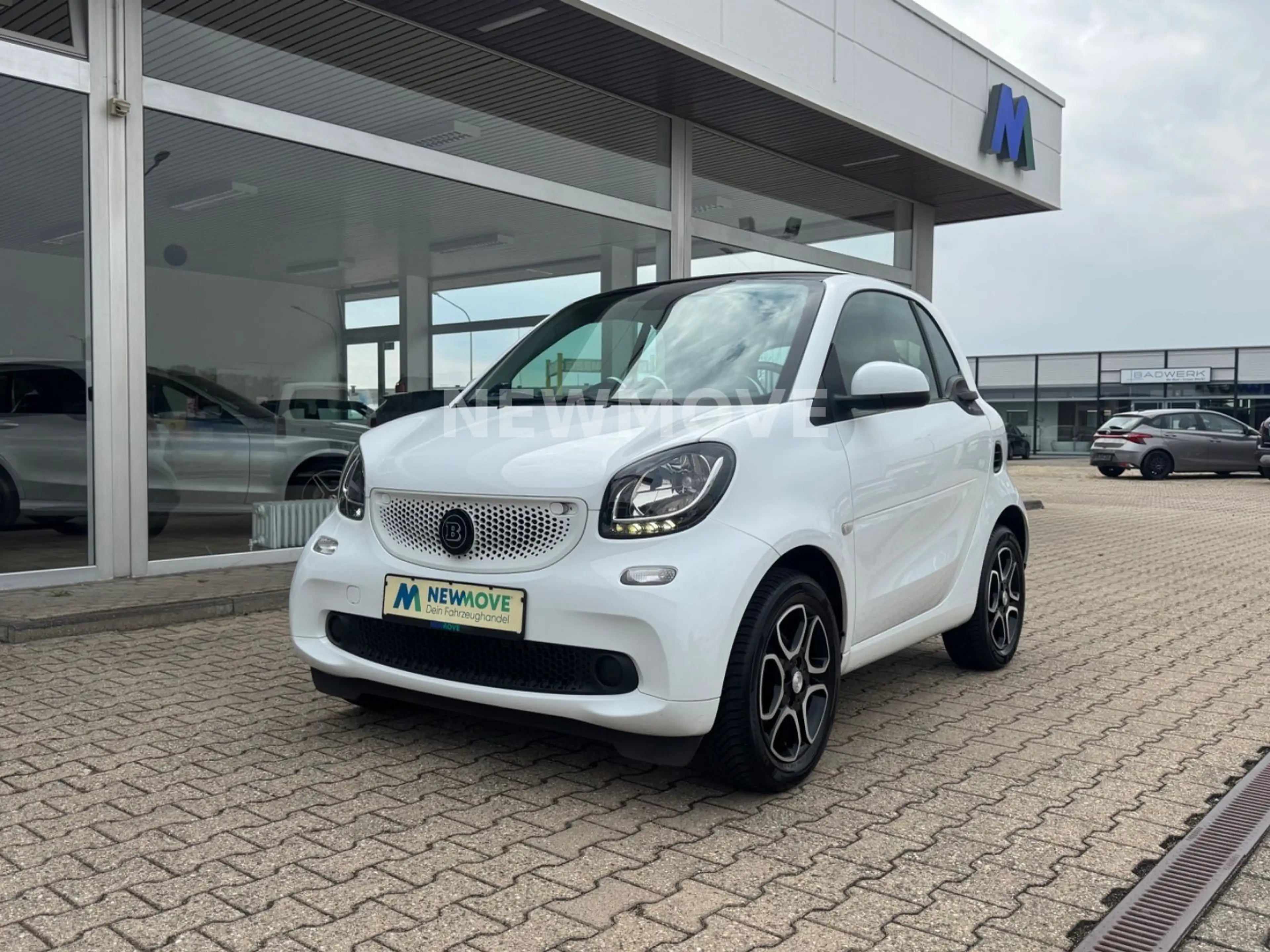 smart forTwo Klima SHZ Navi Bluetooth Pano Allwetter