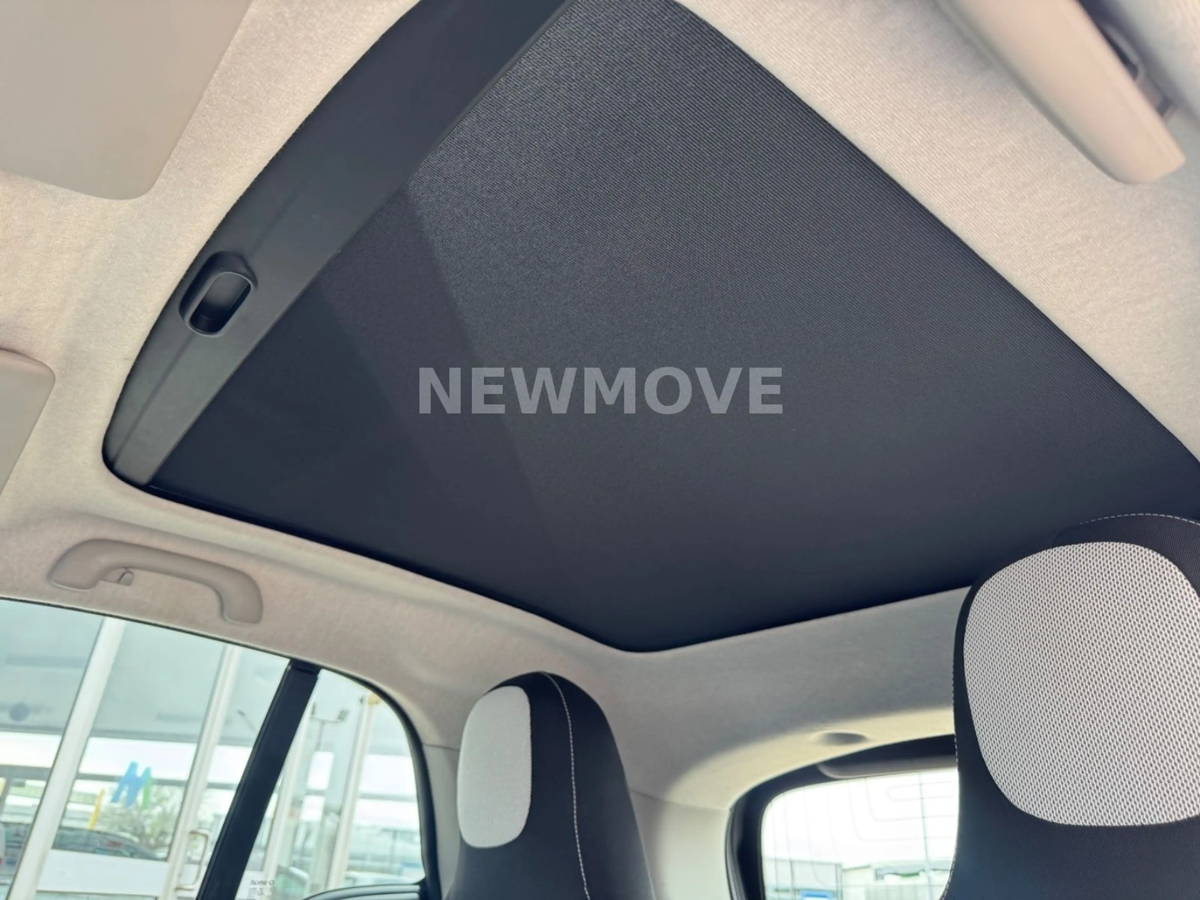 smart forTwo Klima SHZ Navi Bluetooth Pano Allwetter — photo 12