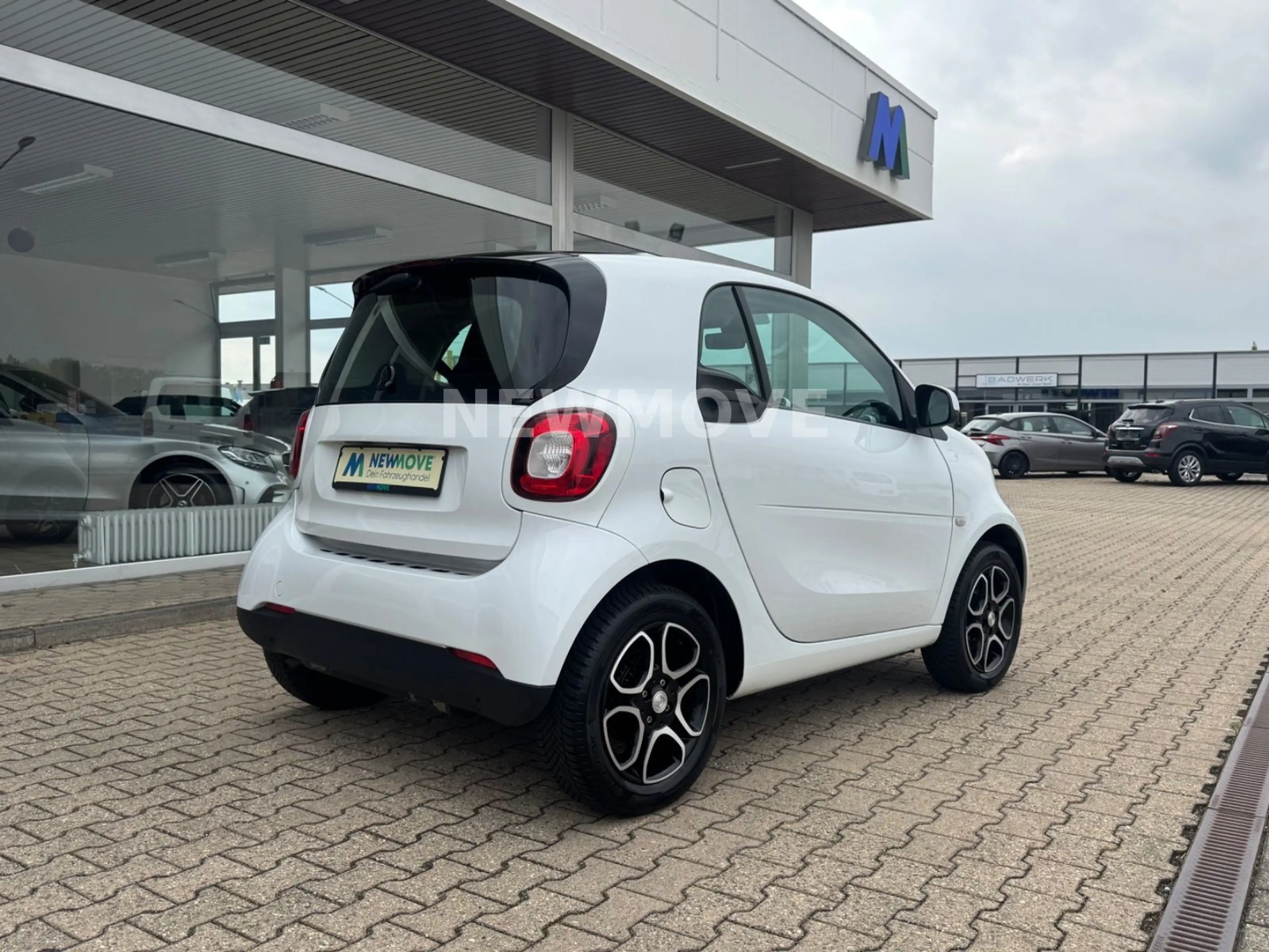 smart forTwo Klima SHZ Navi Bluetooth Pano Allwetter — photo 4