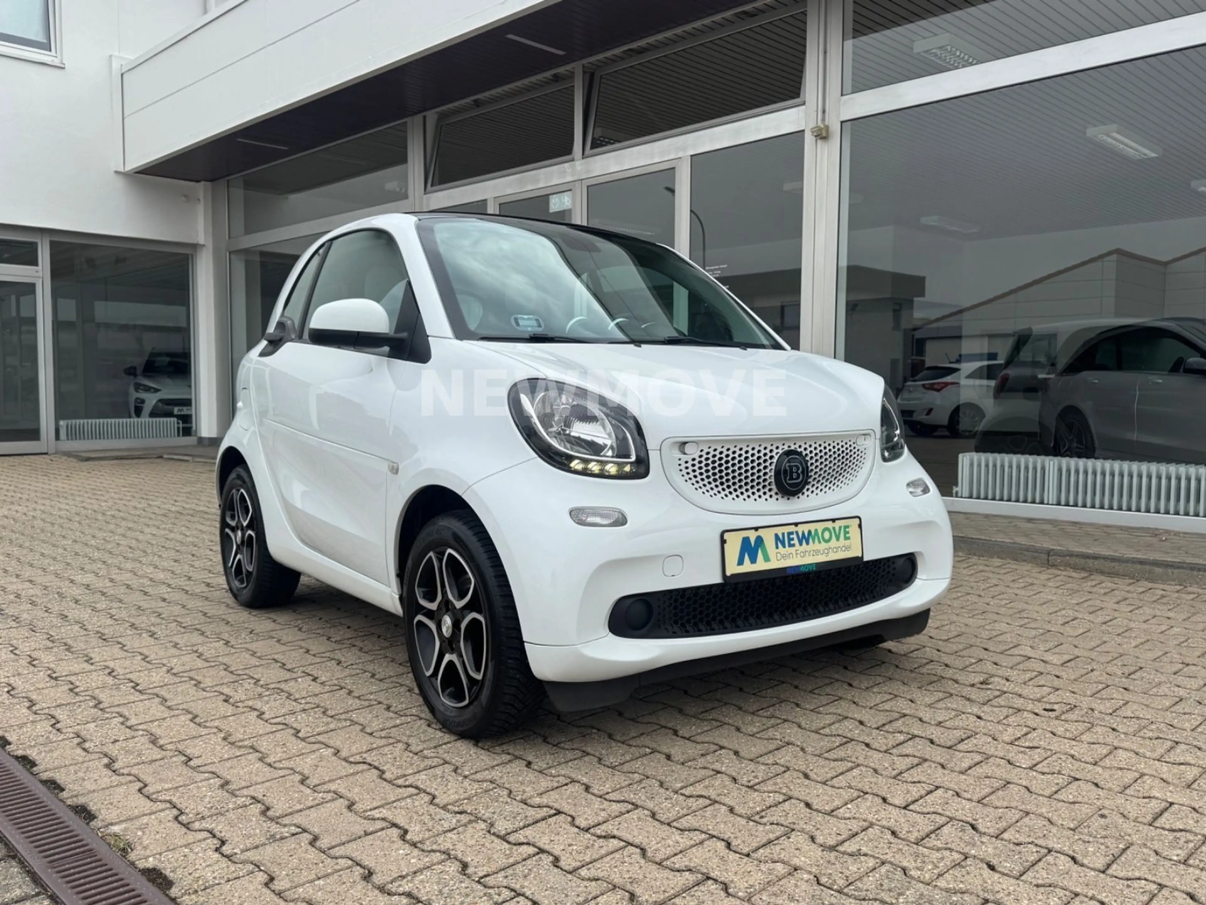 smart forTwo Klima SHZ Navi Bluetooth Pano Allwetter — photo 6