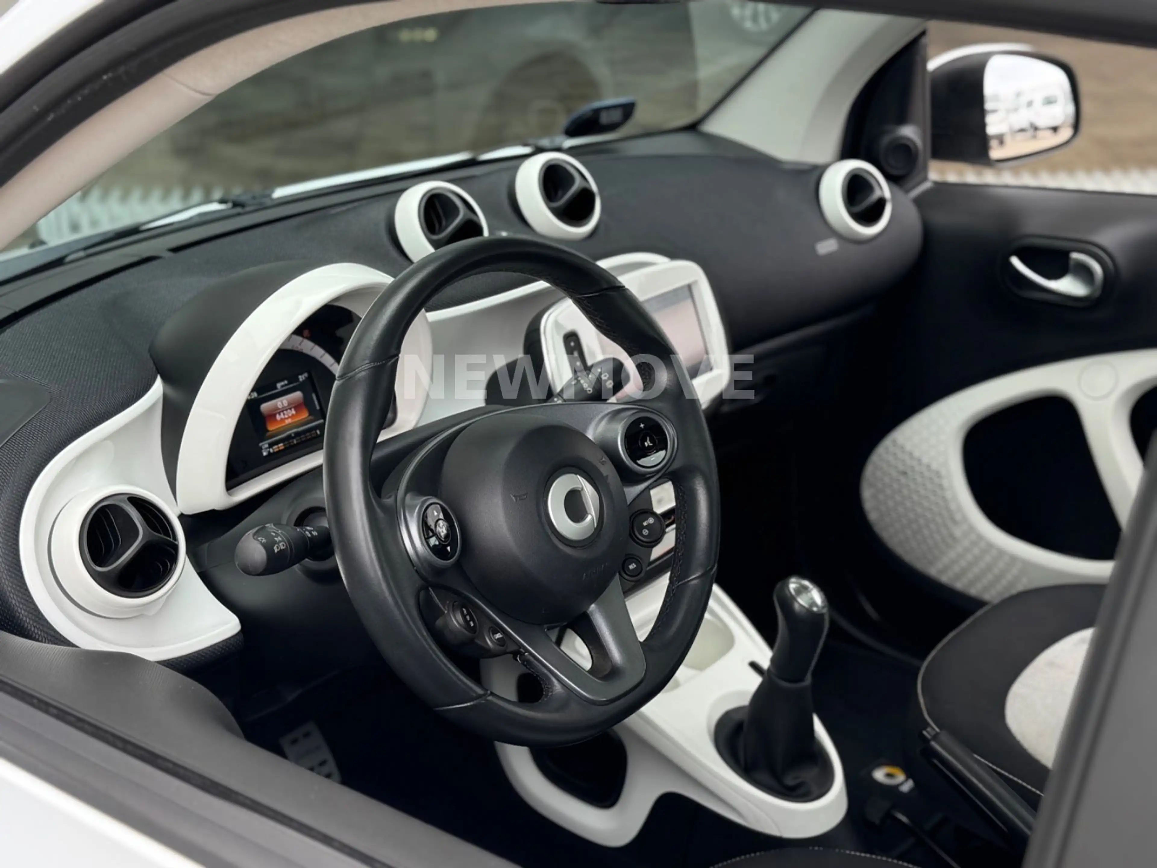smart forTwo Klima SHZ Navi Bluetooth Pano Allwetter — photo 9