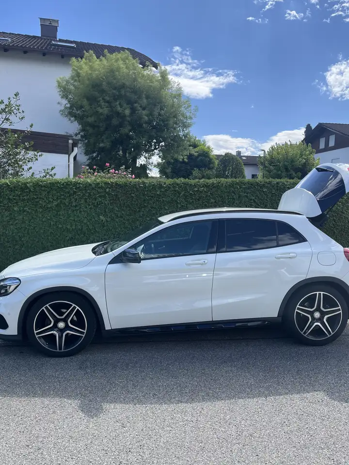 Mercedes-Benz GLA 200