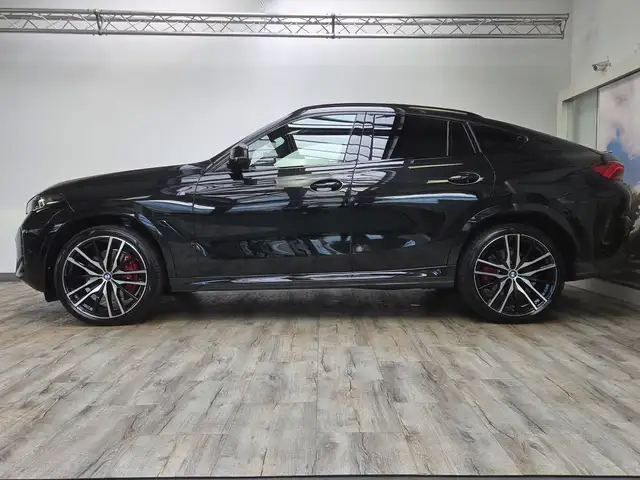 BMW X6 view 3