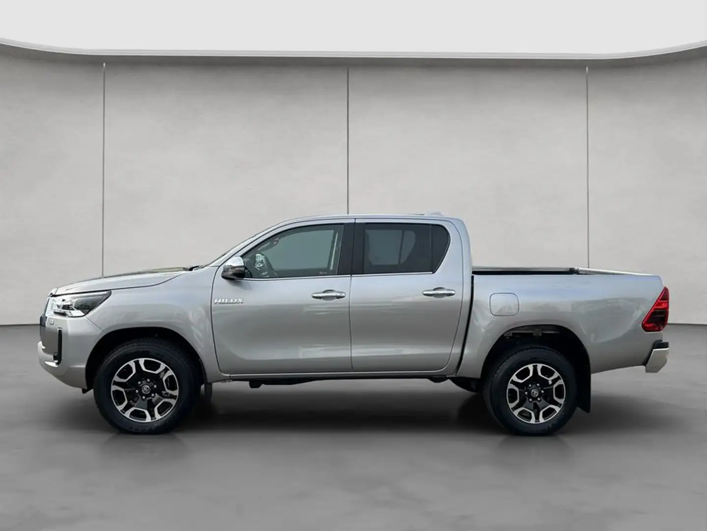 Toyota Hilux HiLux 4x4 MHEV Autm. Executive 150 kW Silber - 2