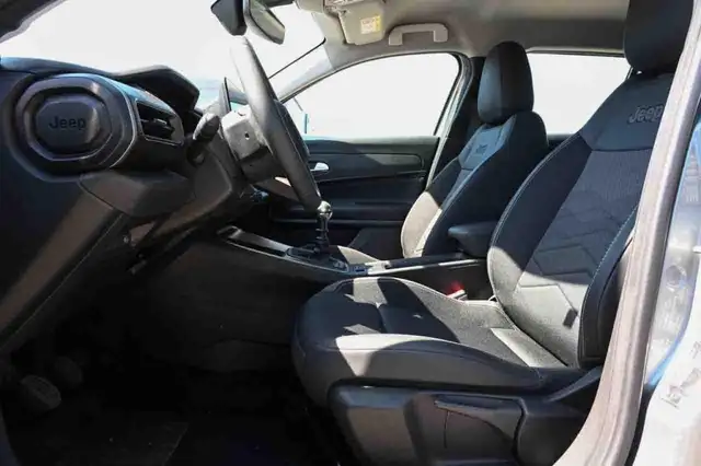 Jeep Avenger view 9