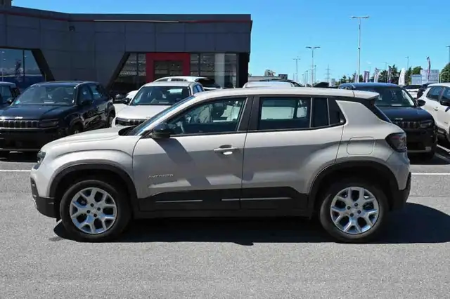 Jeep Avenger view 20
