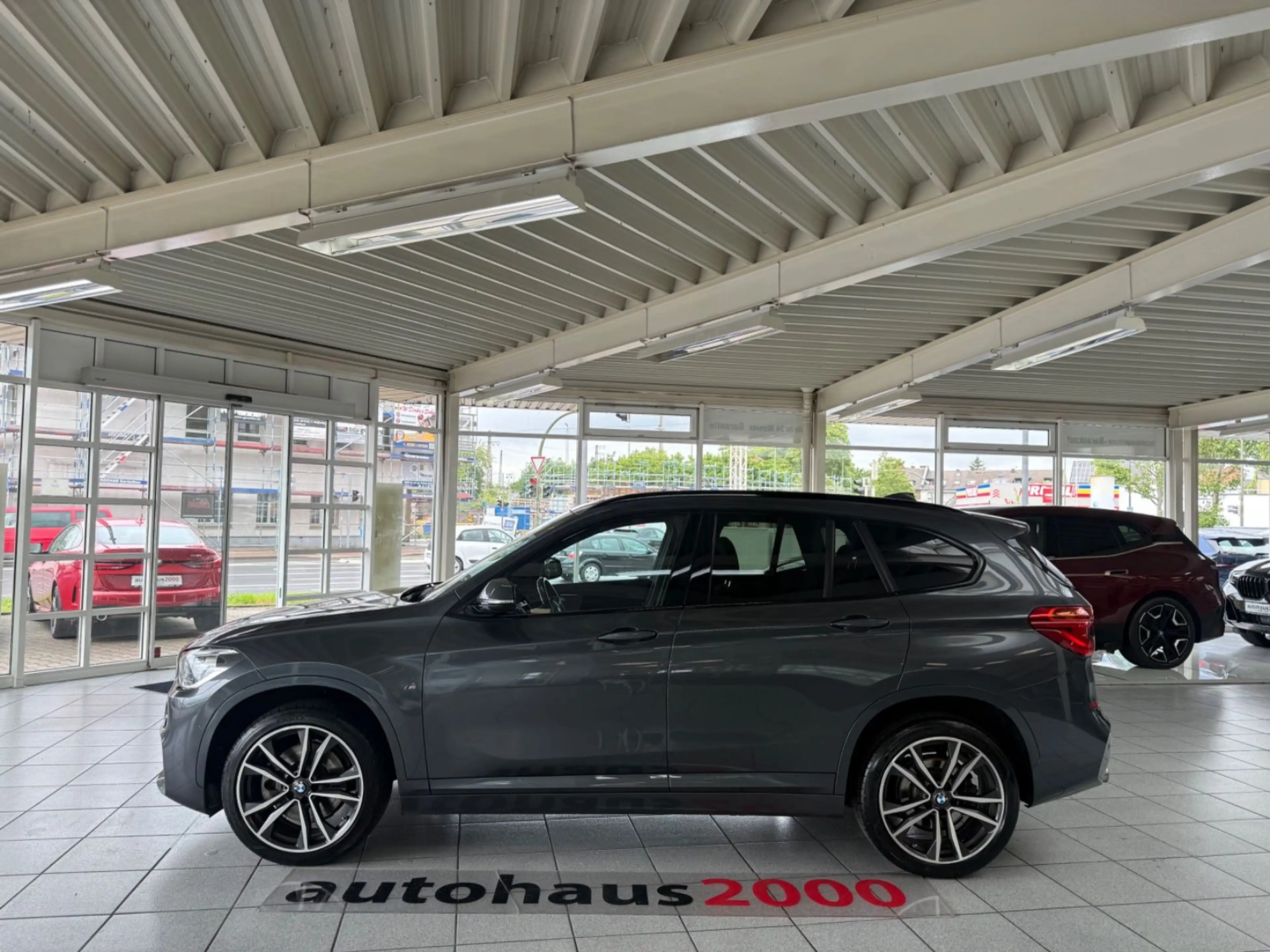 BMW X1 sDrive 20i M Sportpaket LED/CAM/HUD/AHK — photo 5