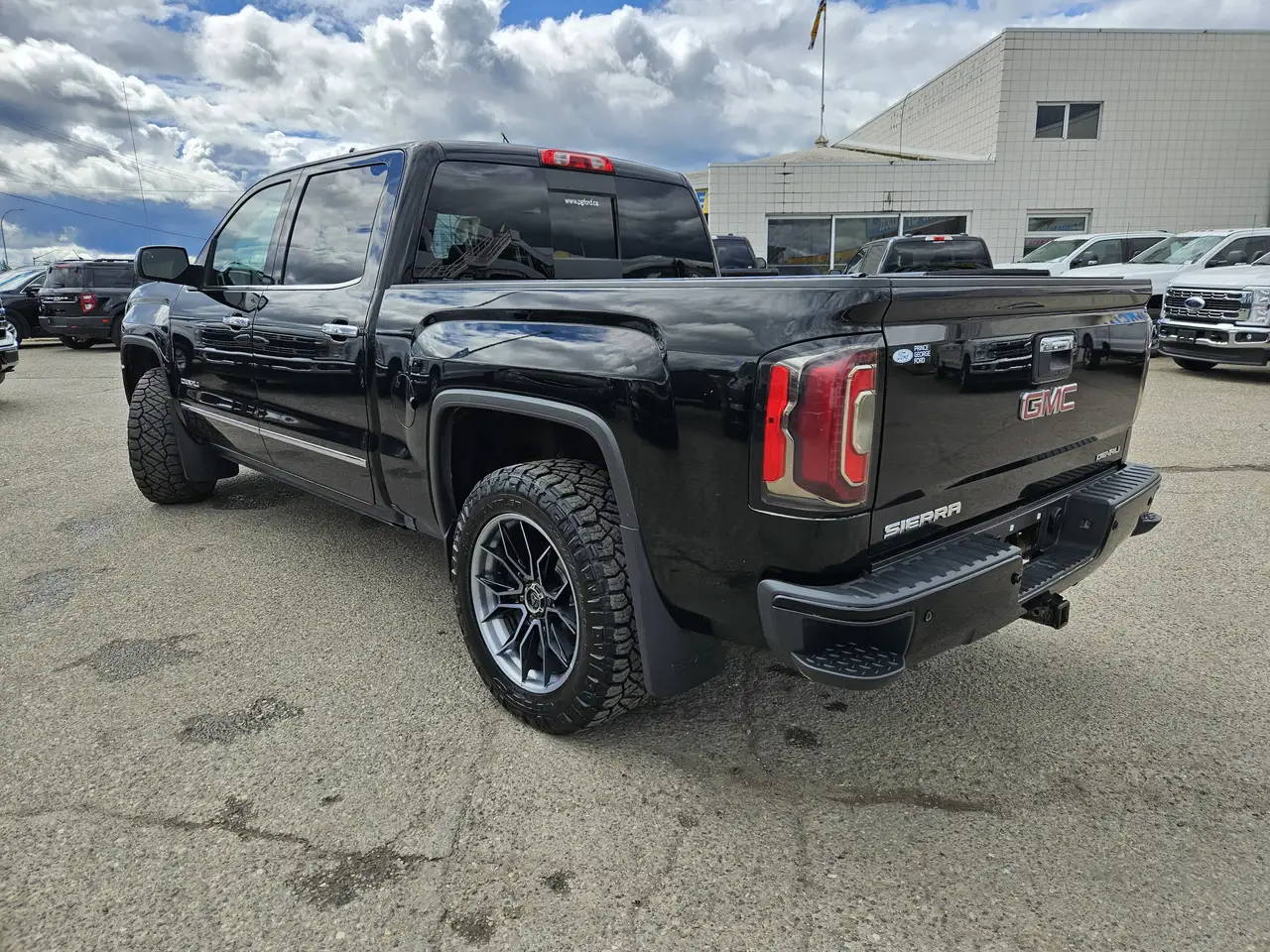 GMC Sierra 1500 снимка GMC Sierra 1500