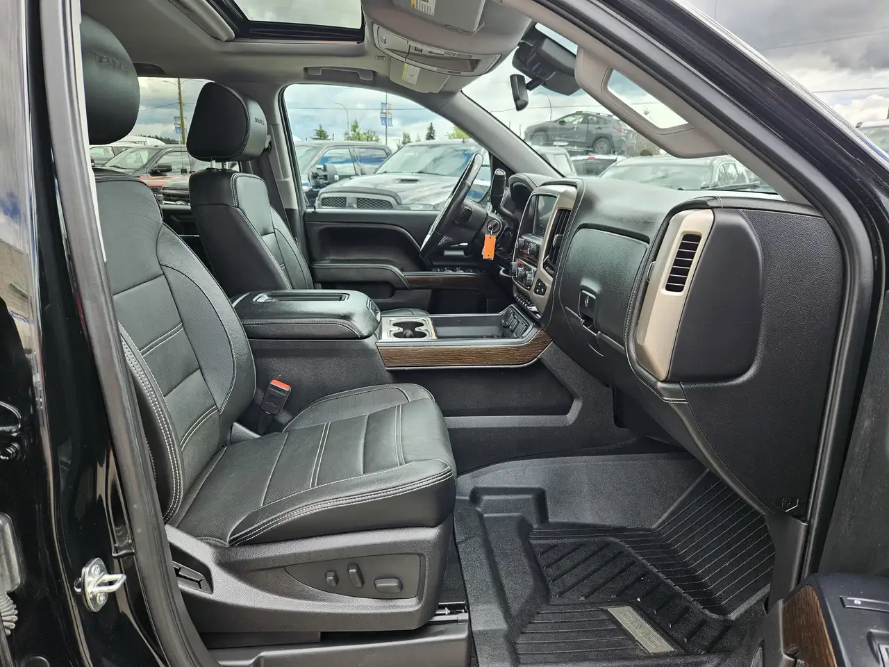 GMC Sierra 1500 снимка GMC Sierra 1500
