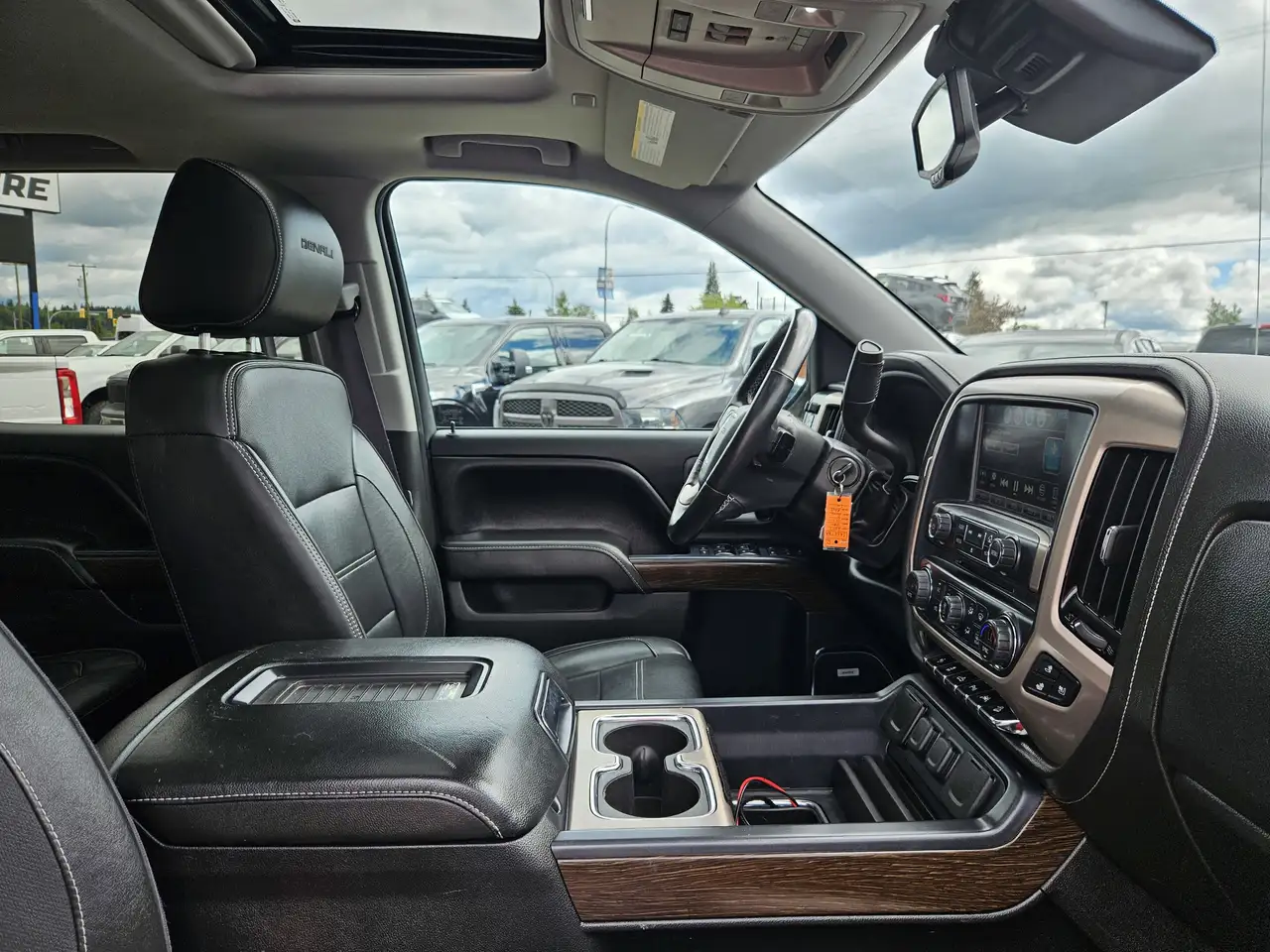 GMC Sierra 1500 снимка GMC Sierra 1500