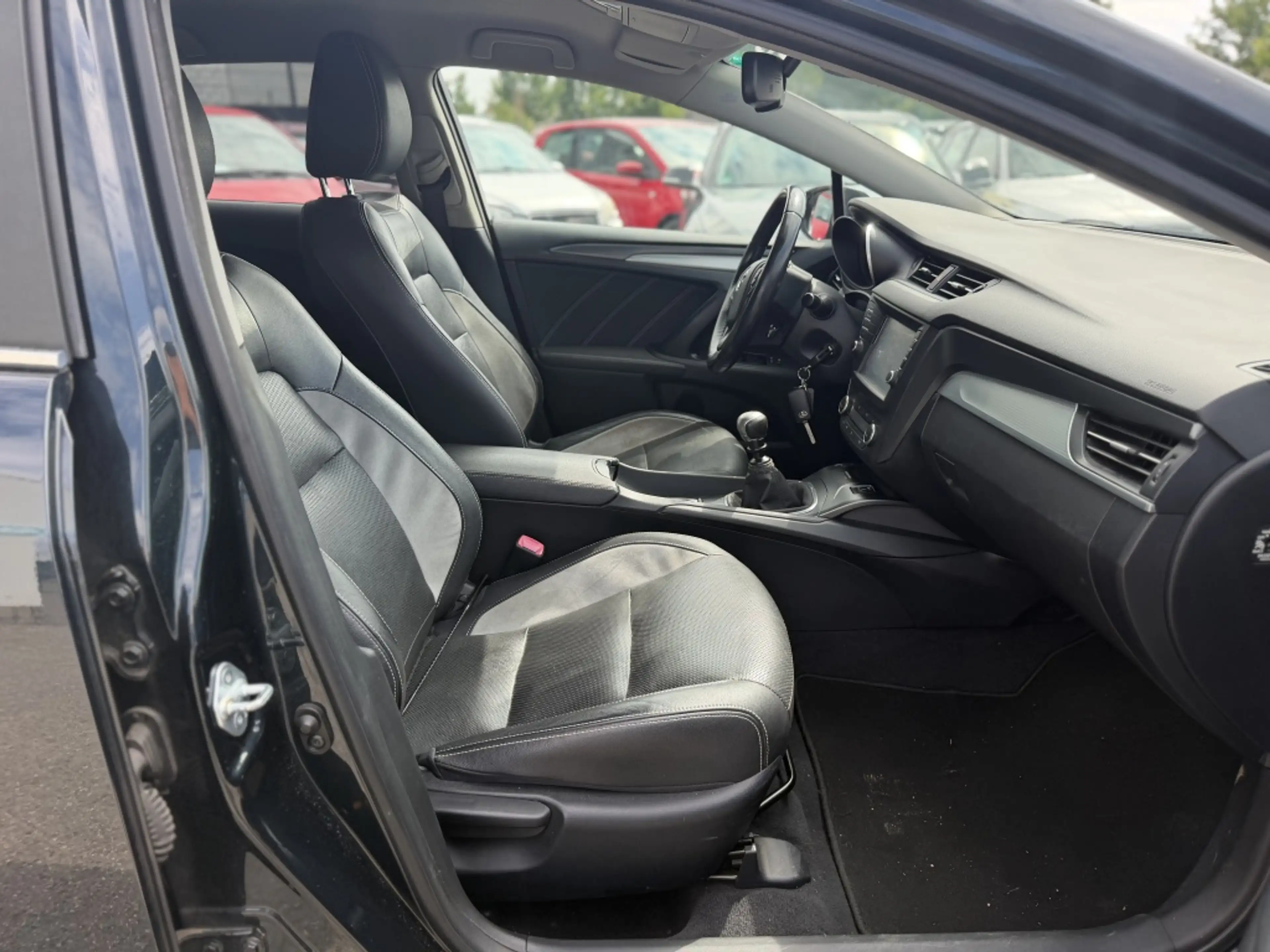 Toyota Avensis Touring Sports 1.6 D-4D-F Lease Pro — photo 6