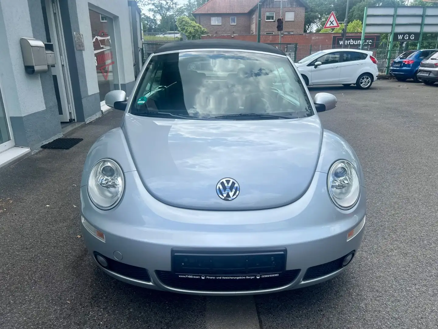Volkswagen New Beetle Cabriolet 1.6 Highline"Klima"SHZ"EU4" Stříbrná - 2