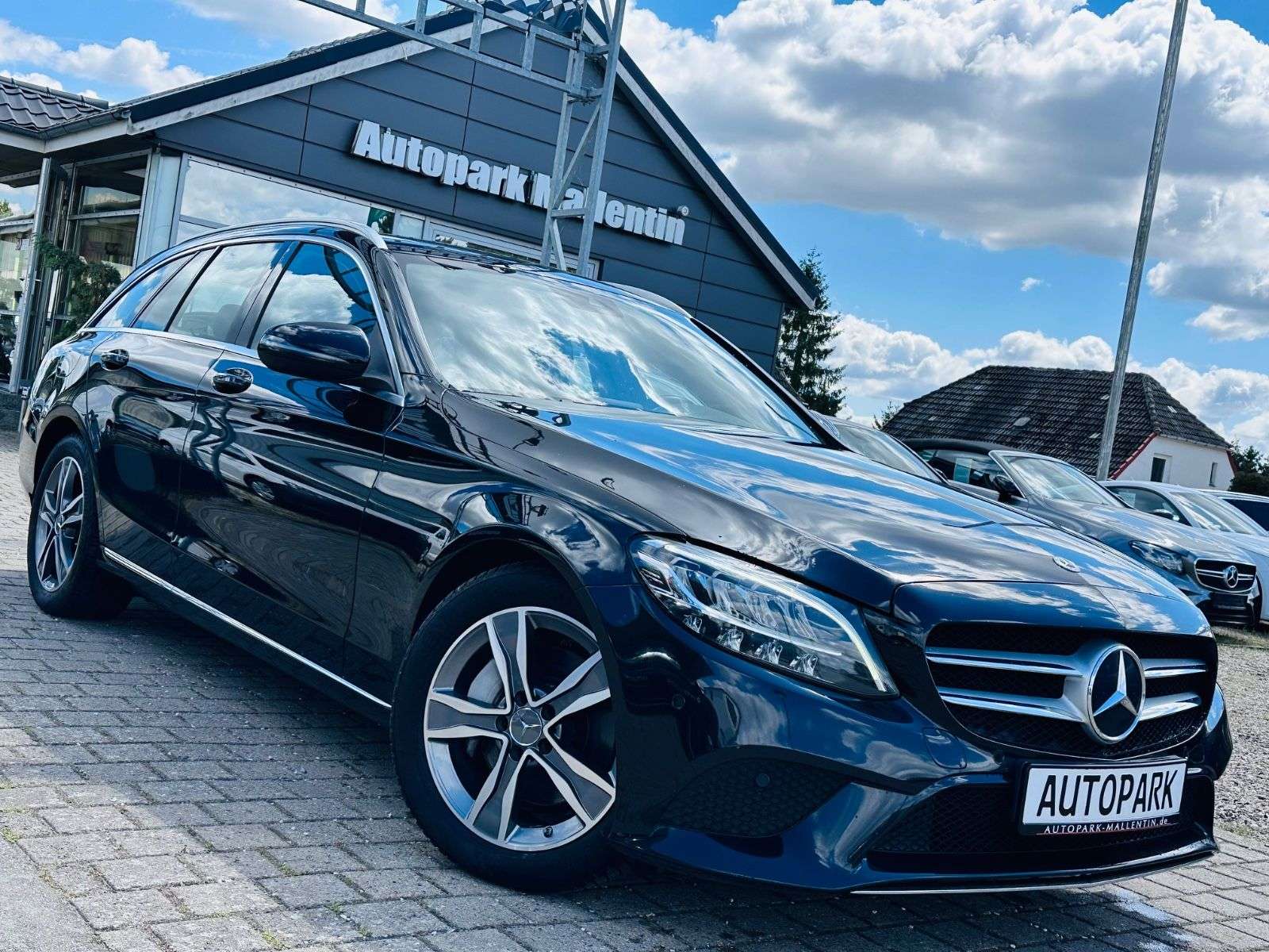 Second hand Mercedes Benz C-Class 300