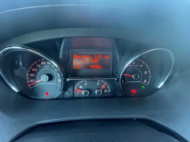 Peugeot Boxer view 14