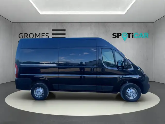 Peugeot Boxer view 2