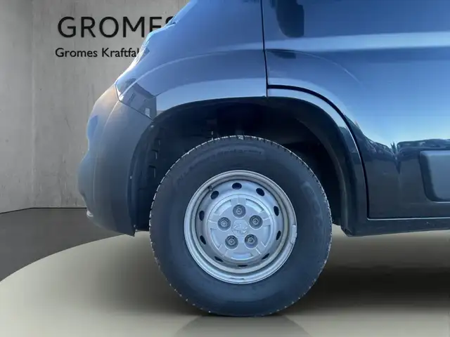 Peugeot Boxer view 10