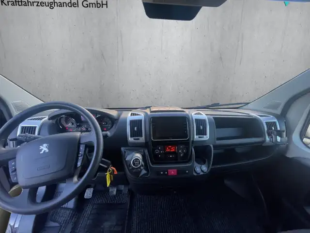 Peugeot Boxer view 11