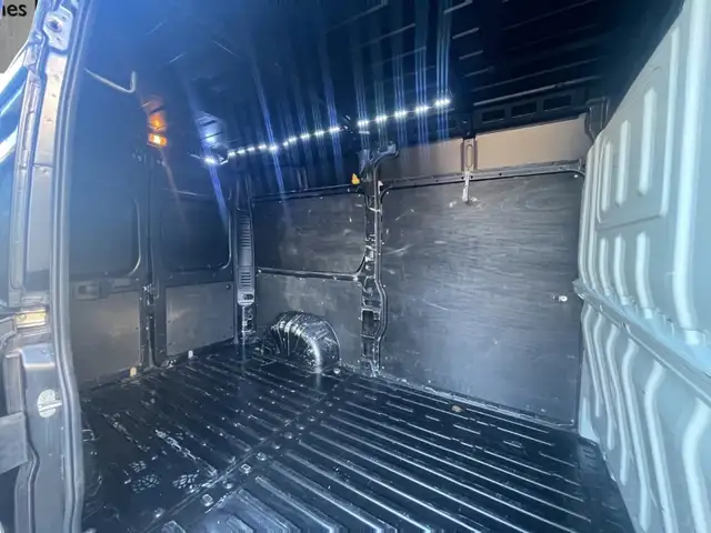Peugeot Boxer view 13
