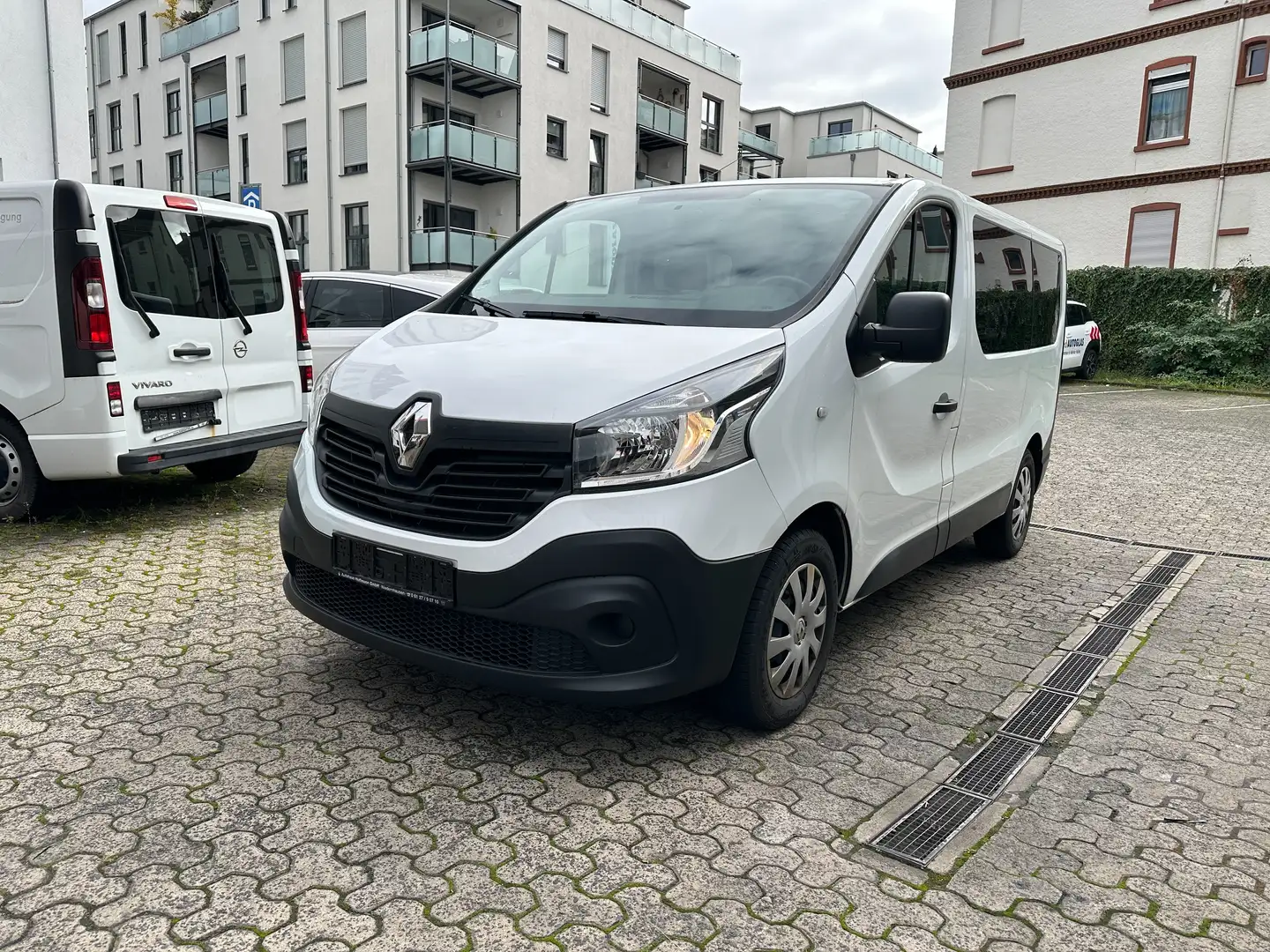 Renault Trafic L1H1 2,7t (9 Sitze) Expression Weiß - 1
