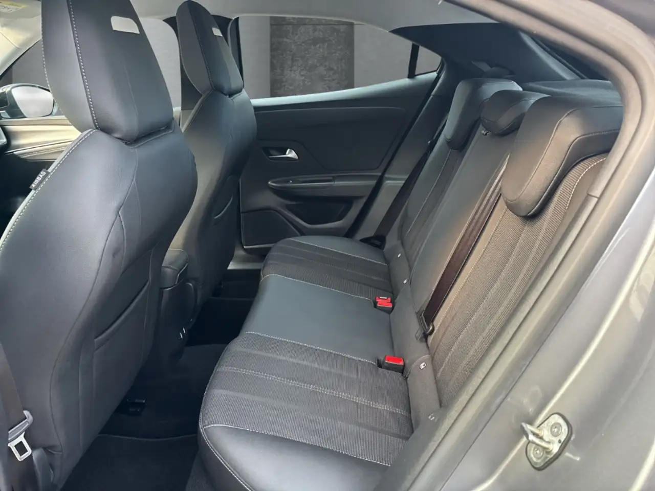 Opel Mokka-E Elegance 11kW PDC+Kamera Navi Sitzh. CarPlay Allwe 9