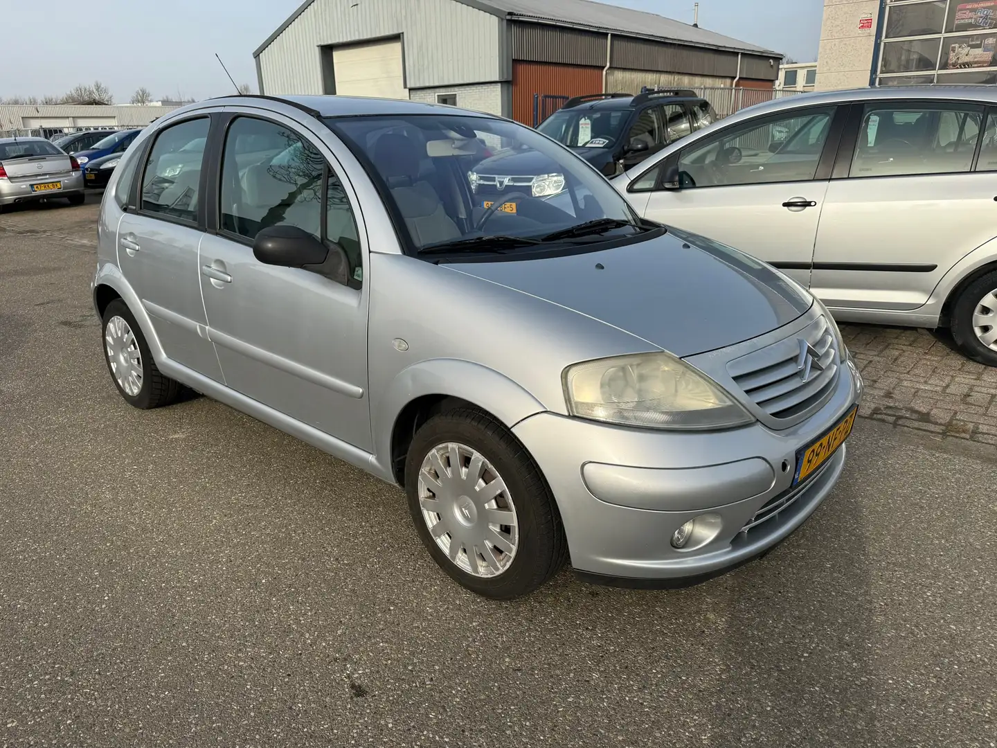 Citroen C3 1.4i Exclusive Airco Bj:2003 NAP! Grau - 2