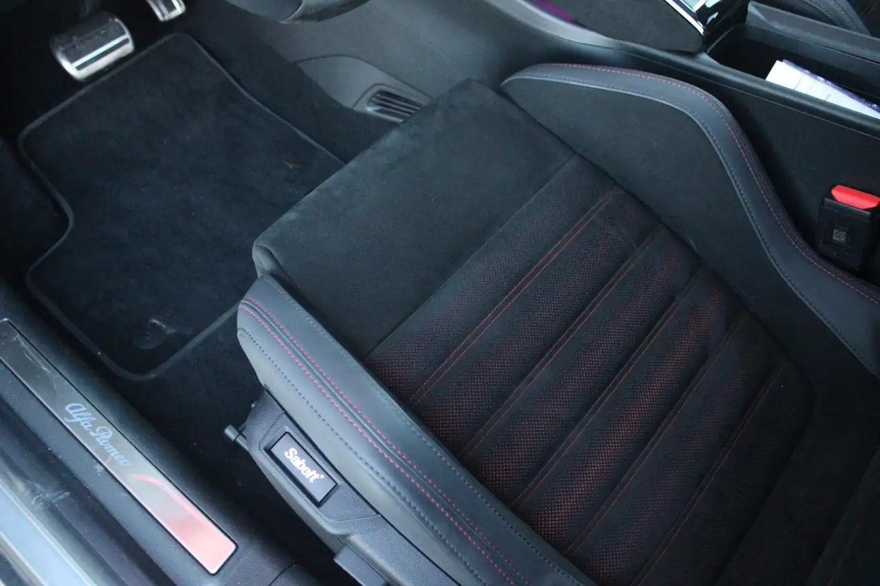 Alfa Romeo Junior 2025 — фото 31