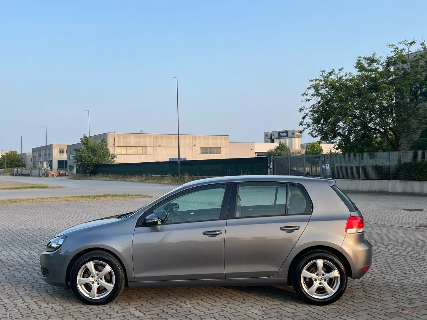 Volkswagen Golf 5p 1.6 tdi Comfortline - 2