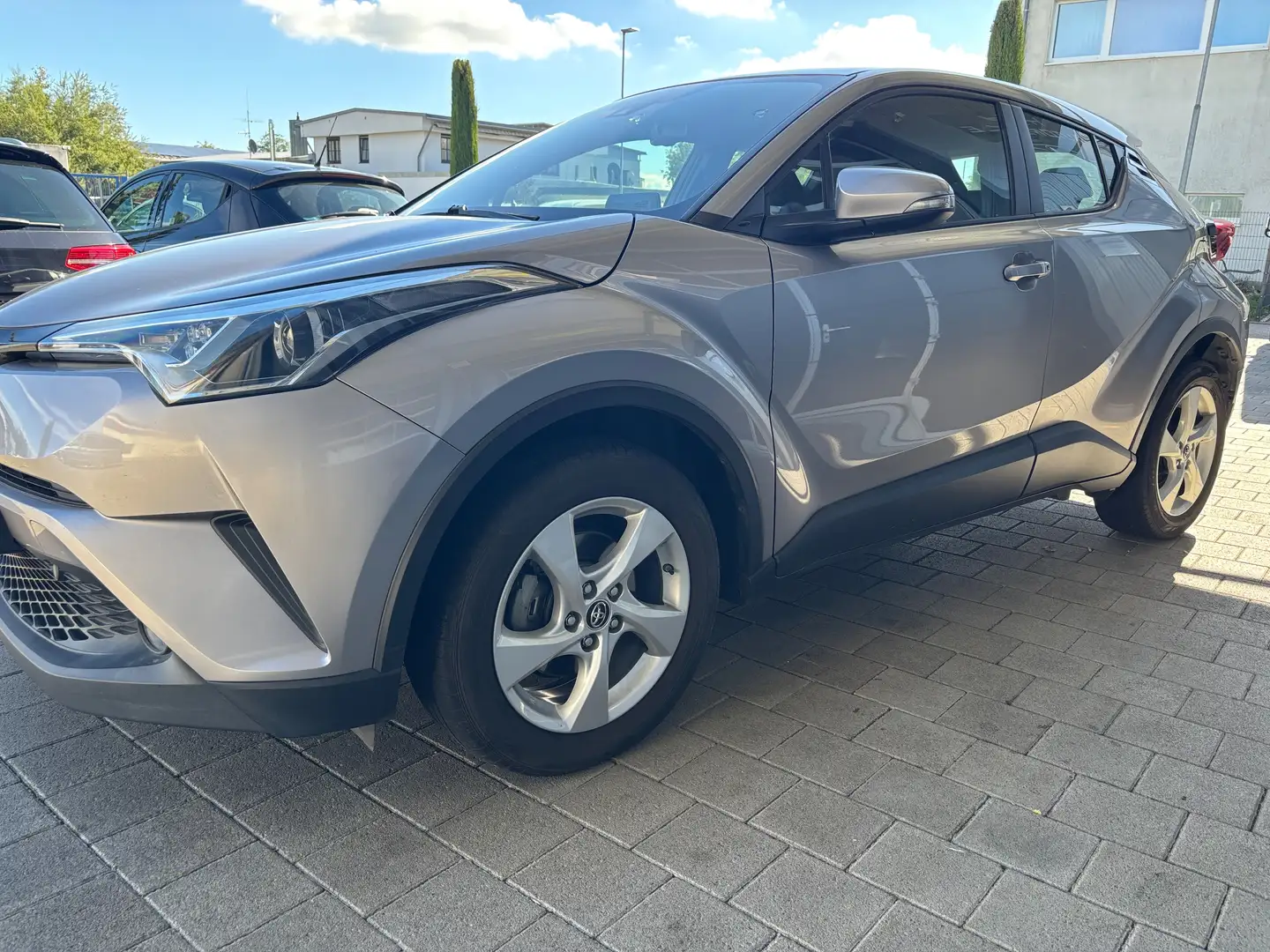 Toyota C-HR C-HR 1.2 Turbo 1.Vorb. Inkl. Garantie Tüv neu! Grau - 1