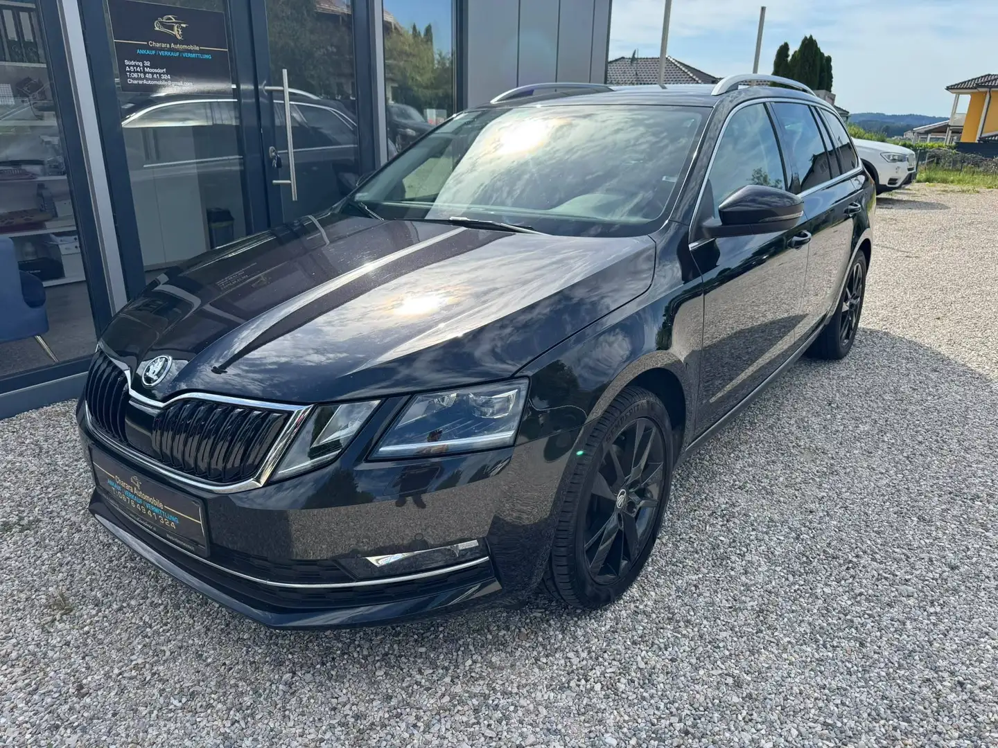 Skoda Octavia Automatik Kamera Navi Schwarz - 1