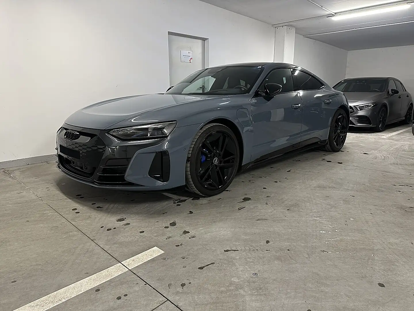 Audi e-tron GT 93,4kWh quattro, ACC, Pano, Luft, Laser Grau - 1