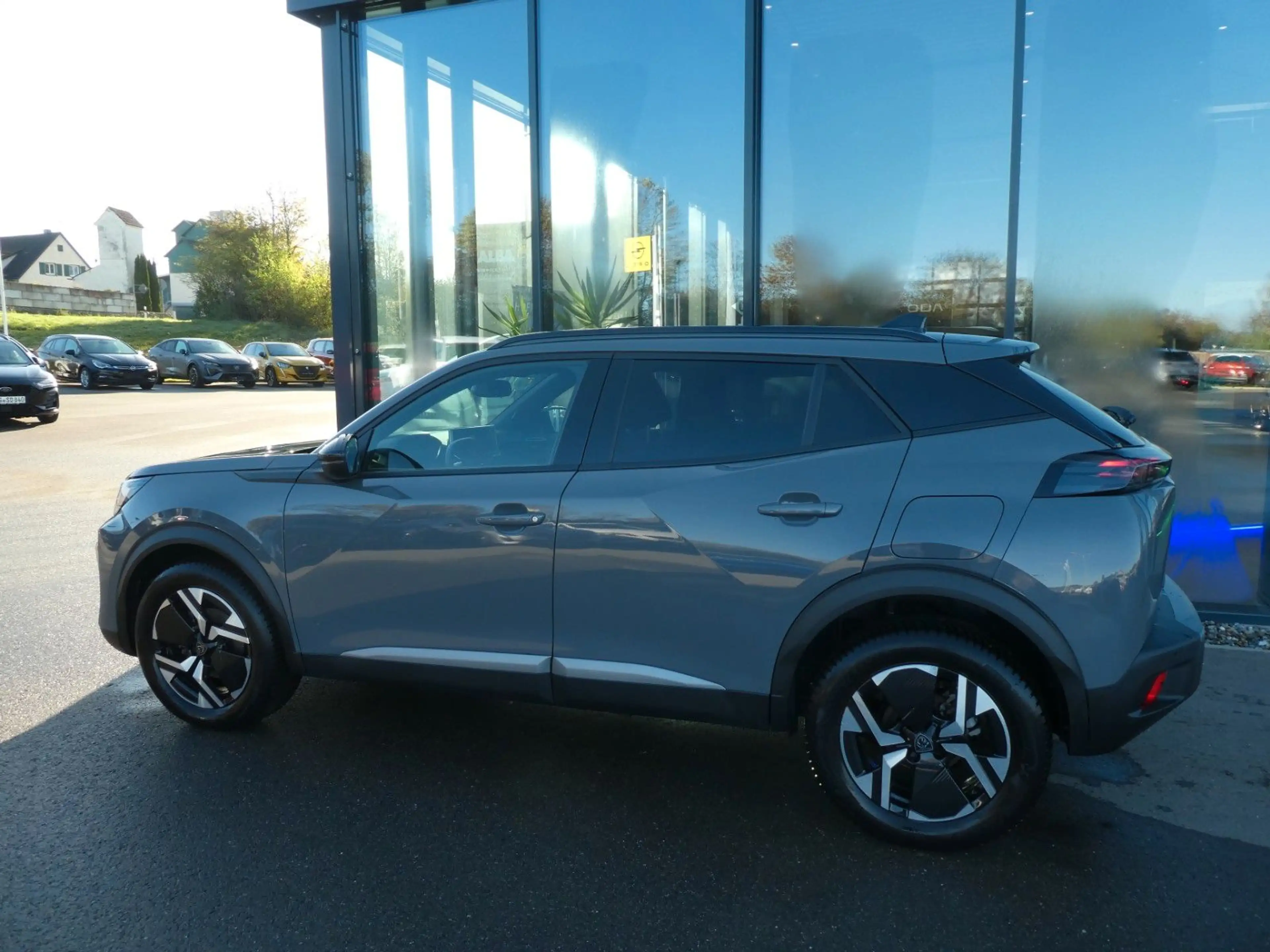 Peugeot 2008 Allure, Klima, SHZ, PDC, DAB, LED — photo 4