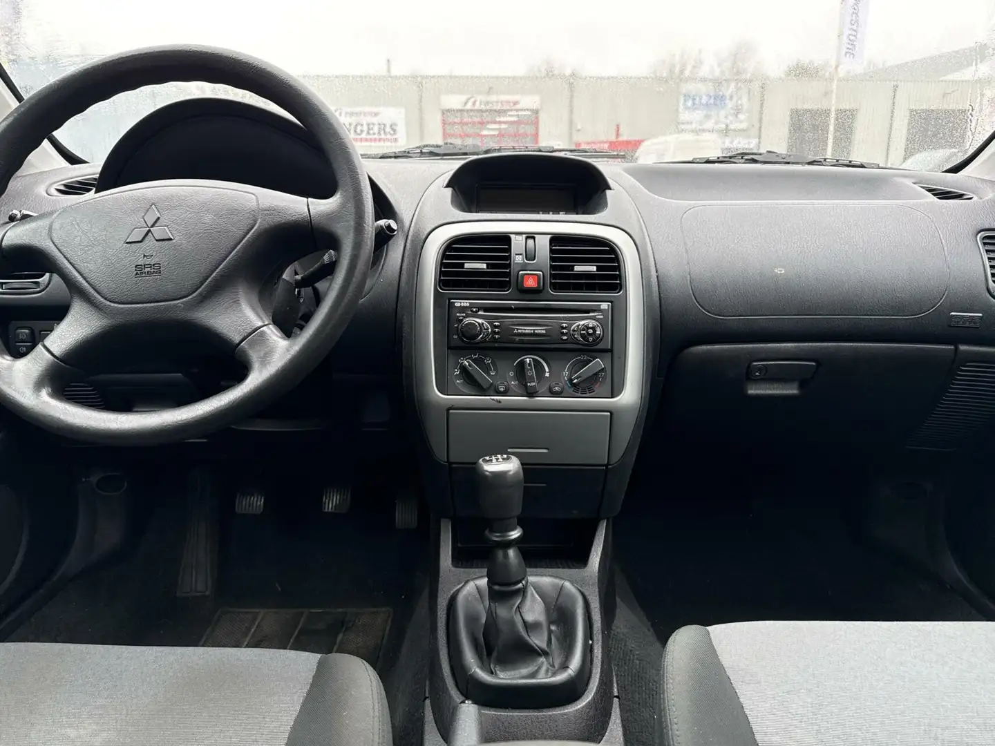 Mitsubishi Carisma 1.6 Platinum Edition, airco, lm-velgen, trekhaak. Verde - 2