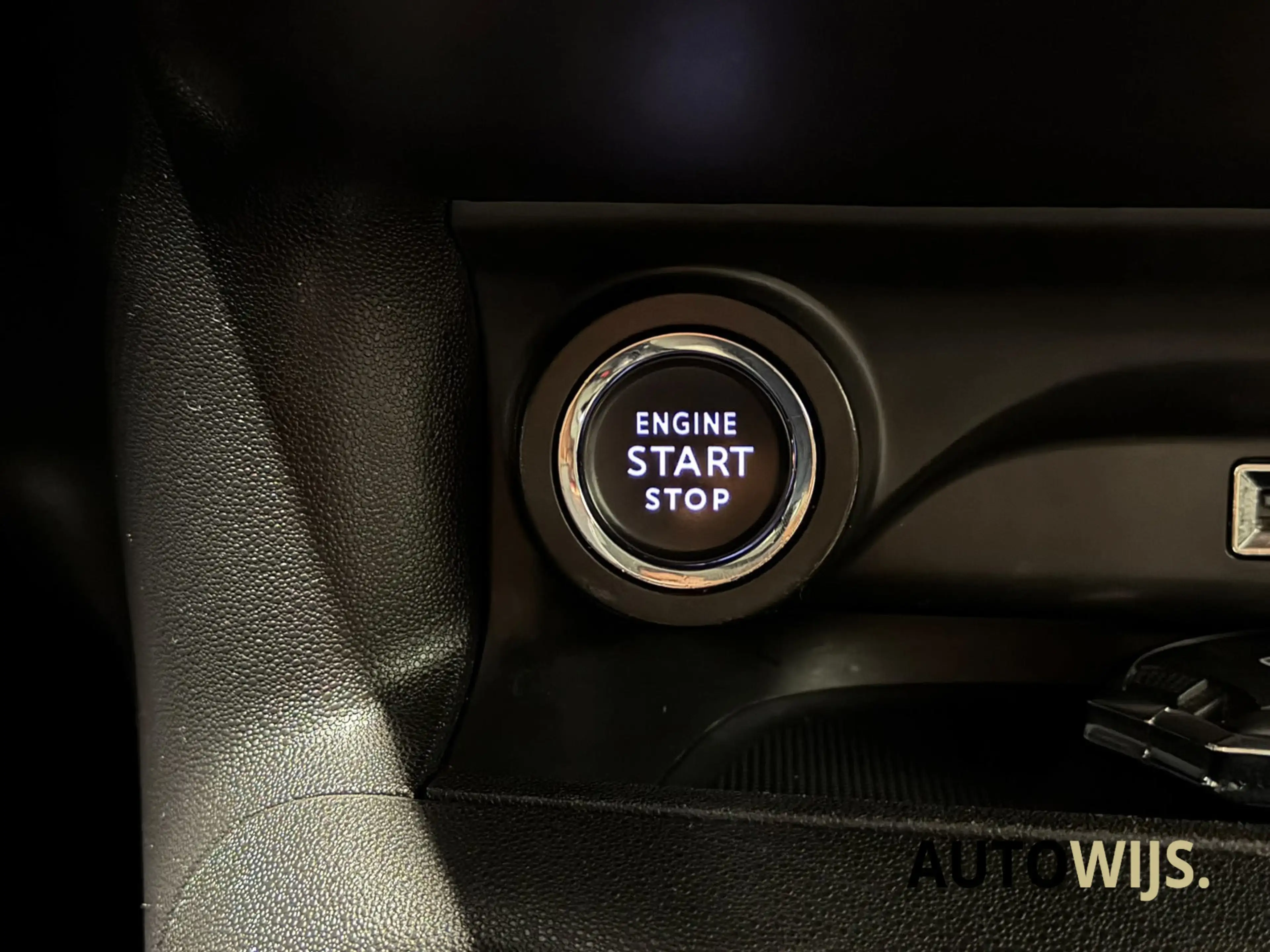 Citroen C4 Cactus 1.2 PureTech Shine|AUT|LED|LEDER|KEYLESS|NAVID-rie — photo 20