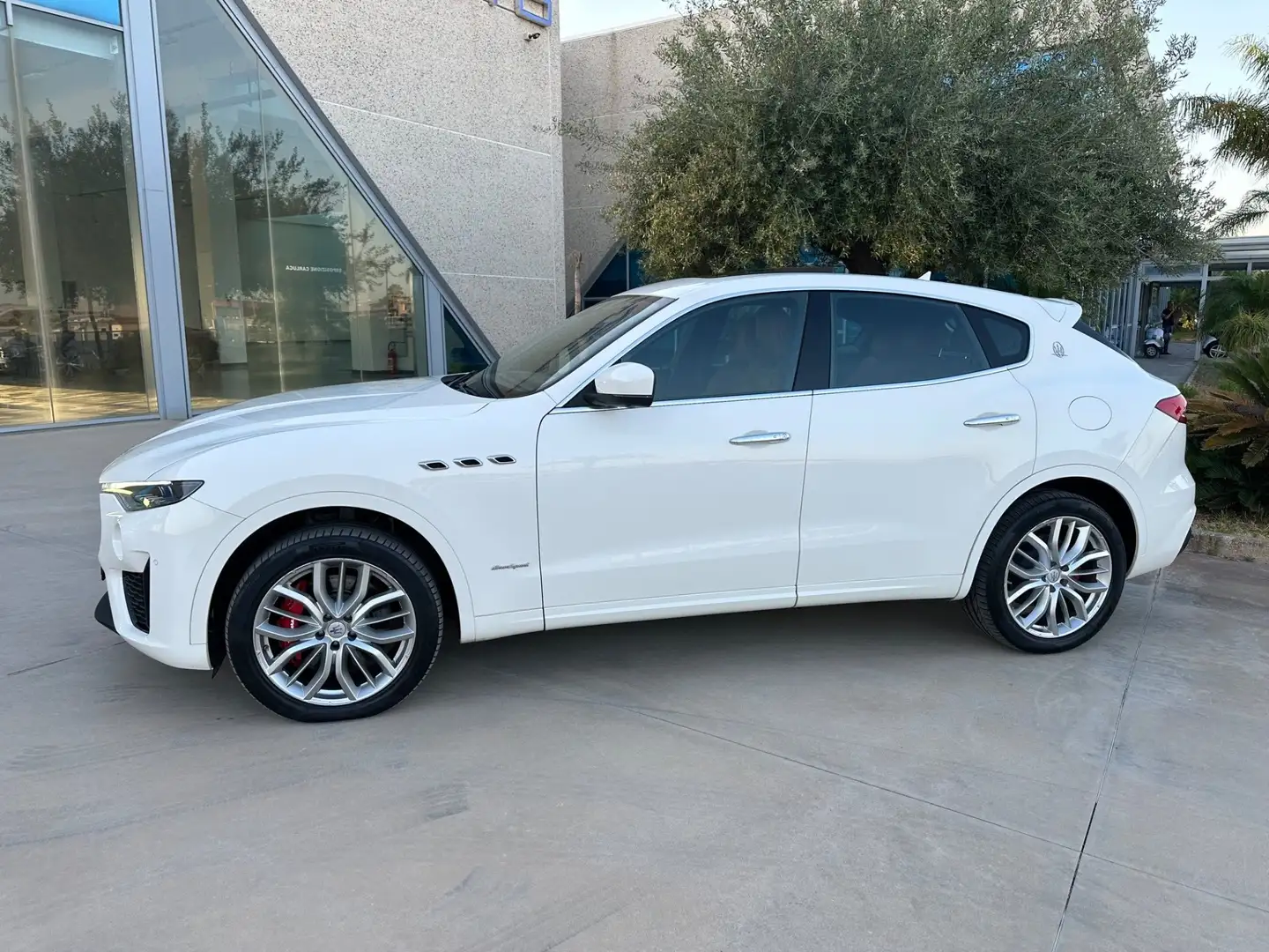 Maserati Levante V6 Gransport  offerta T-Stock prezzo imperdibile Bianco - 2