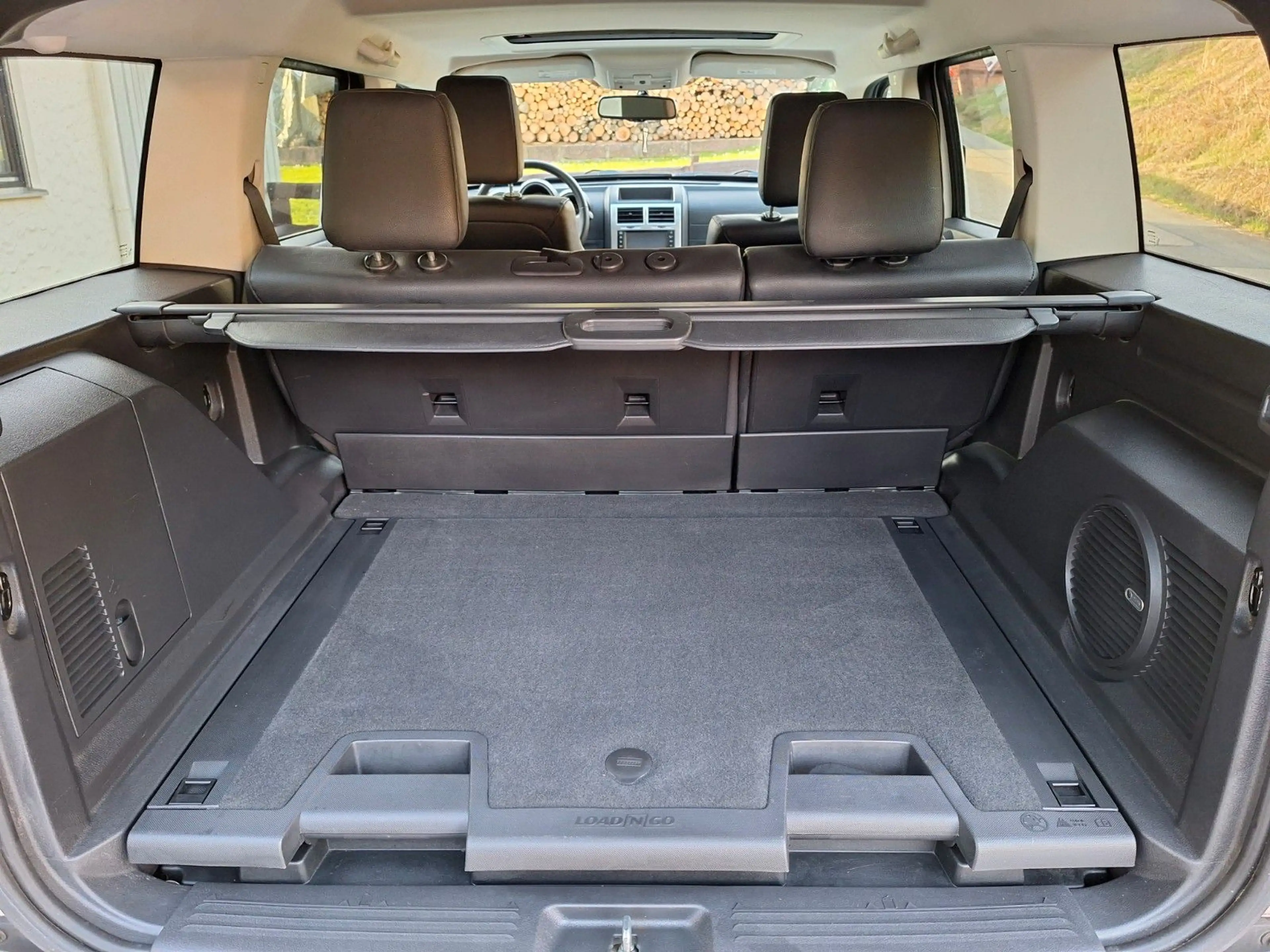 Dodge Nitro SXT — photo 6