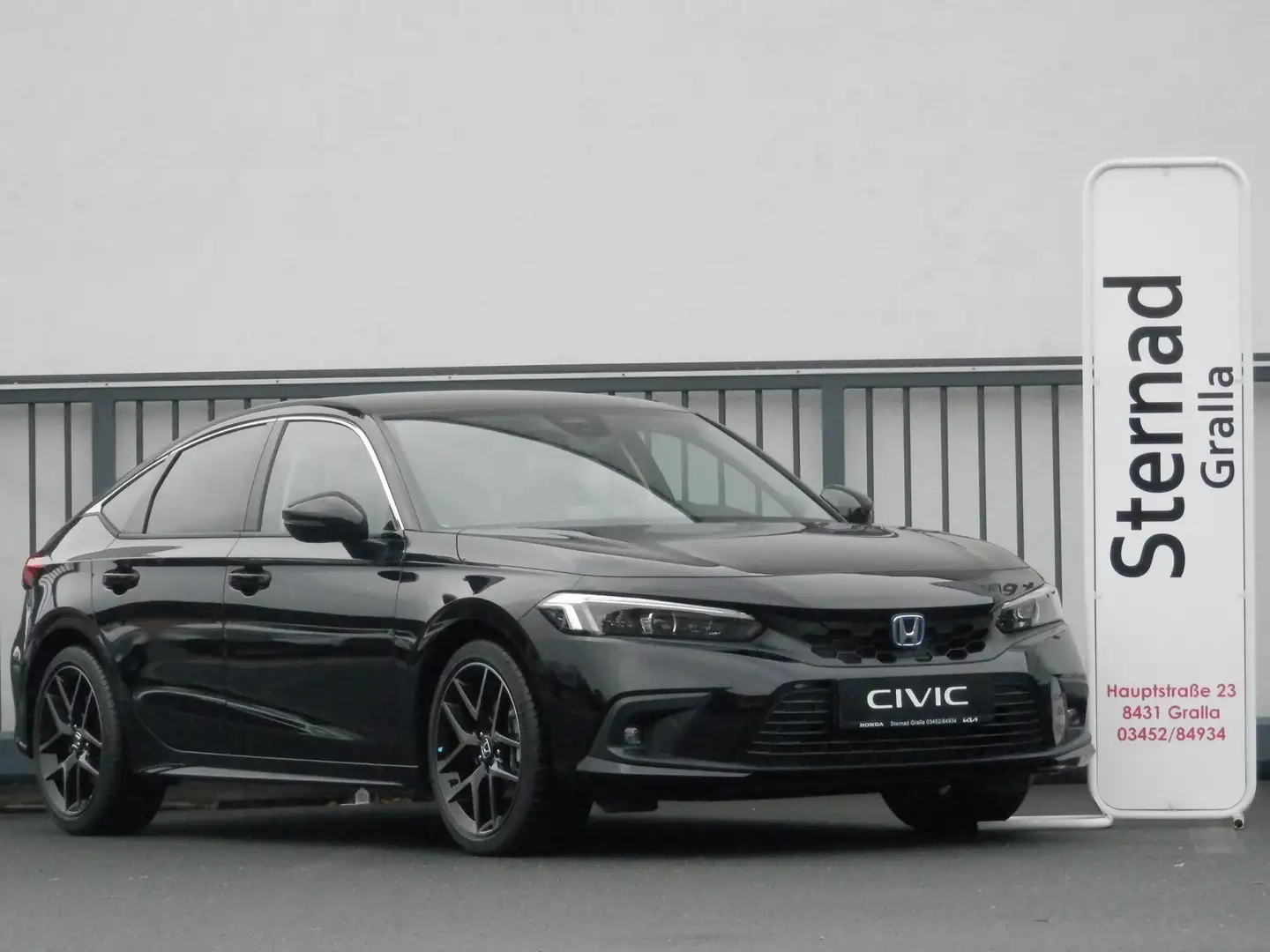 Honda Civic 2.0 i-MMD Hybrid Advance e-CVT Aut. Schwarz - 1