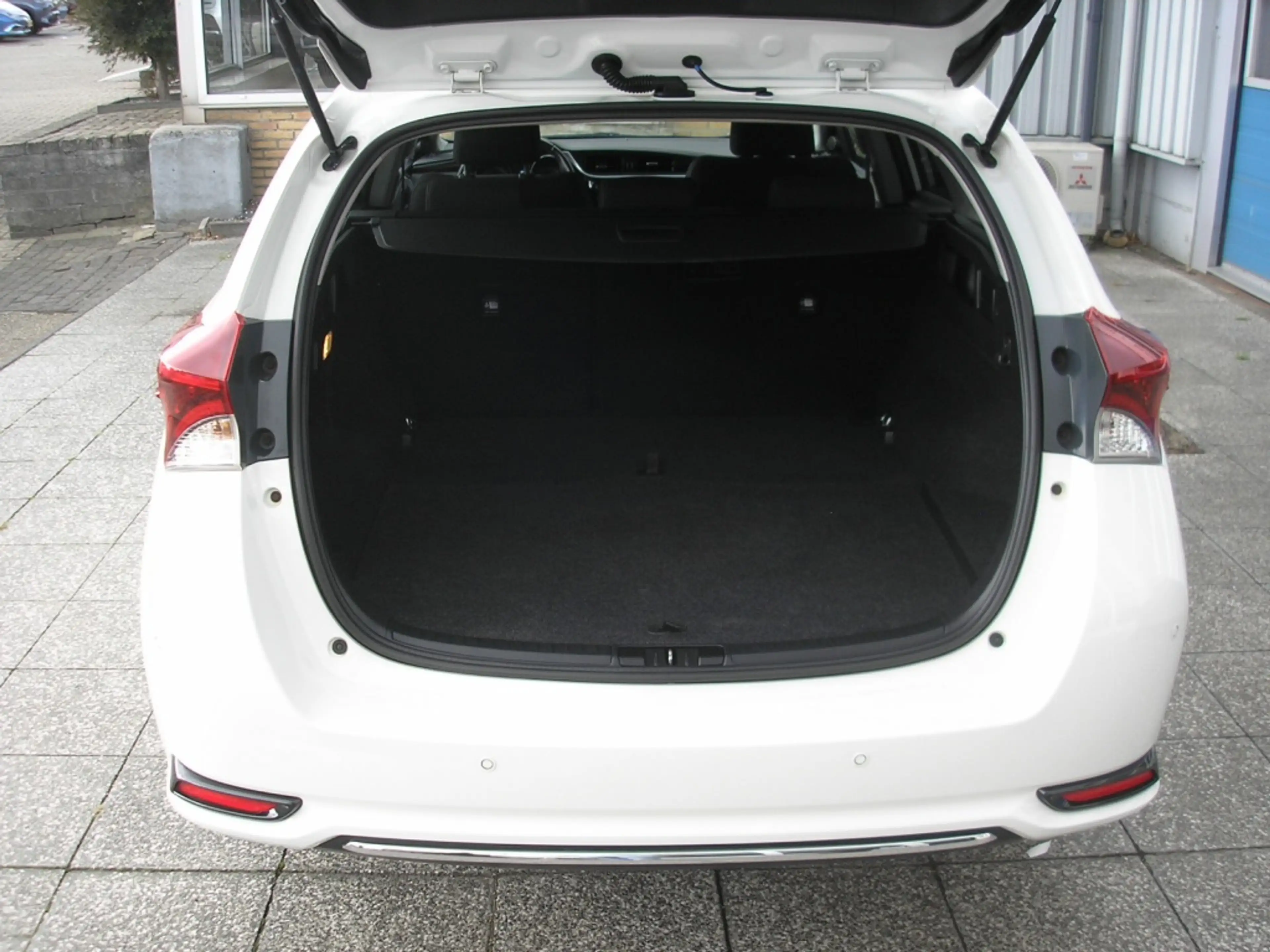 Toyota Auris Touring Sports 1.8 Hybride Dynamic — photo 26
