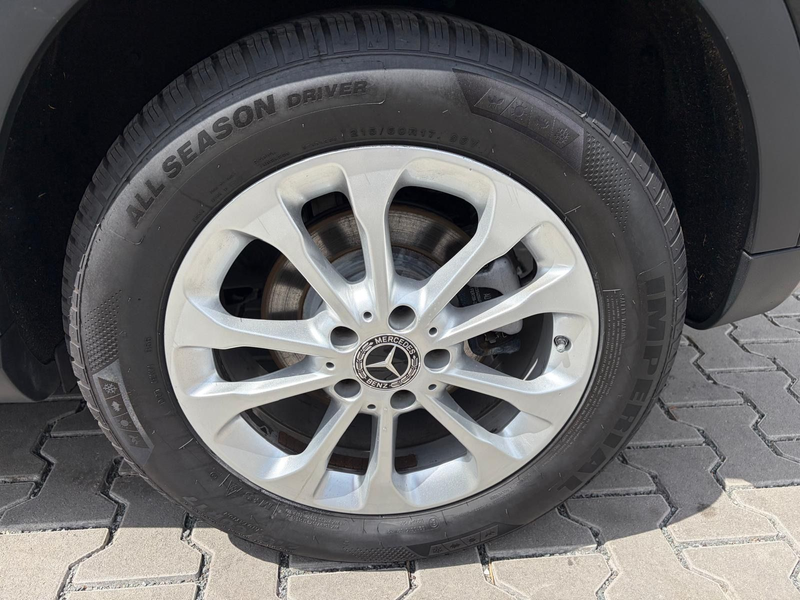 Mercedes-Benz GLA 200 GLA Panoramadach — photo 9