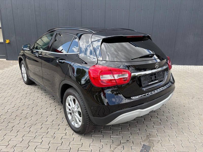 Mercedes-Benz GLA 200 GLA Panoramadach — photo 3