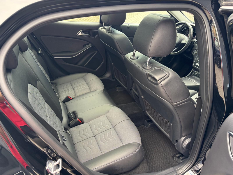 Mercedes-Benz GLA 200 GLA Panoramadach — photo 8