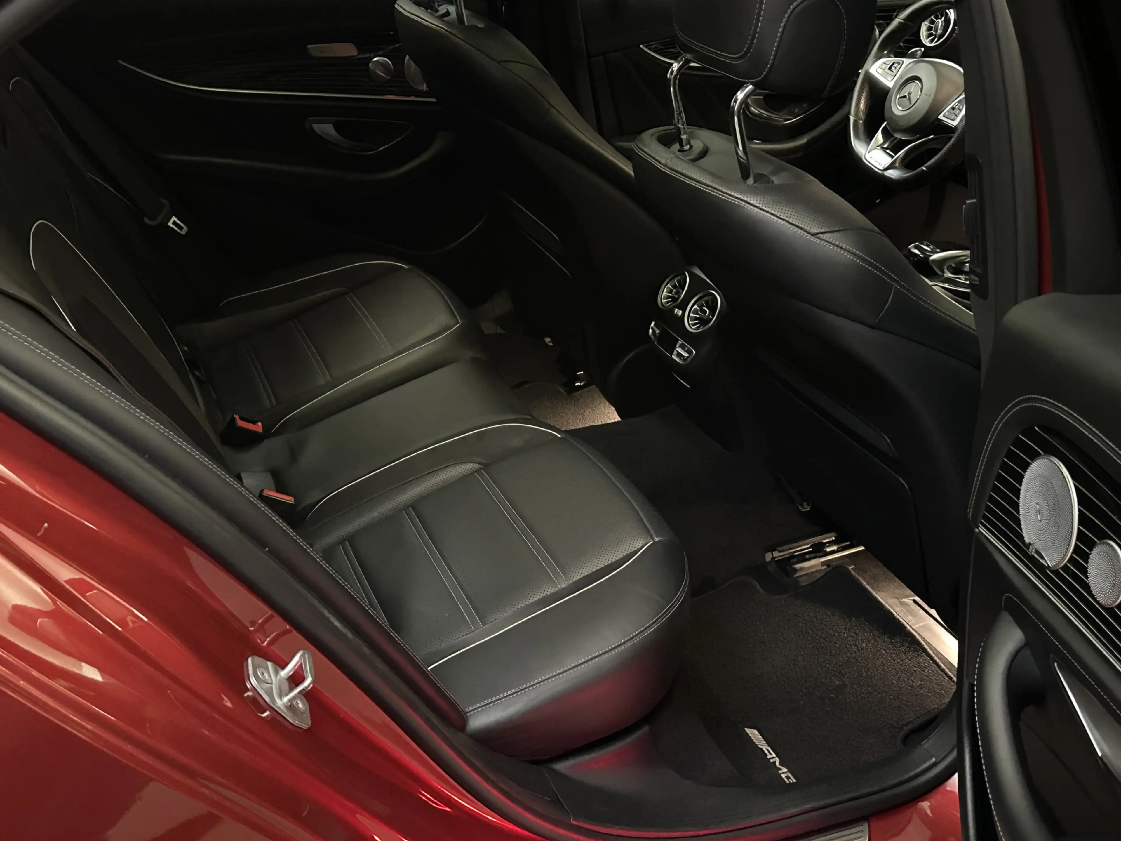 Mercedes-Benz E 63 AMG S 4MATIC 612PK Premium Plus *Full Options*Full-Ass — photo 15